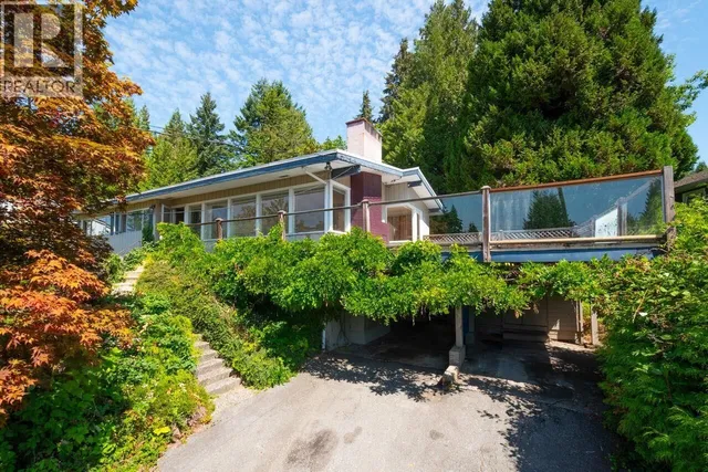 1241 NEPAL CRESCENT, West Vancouver 2