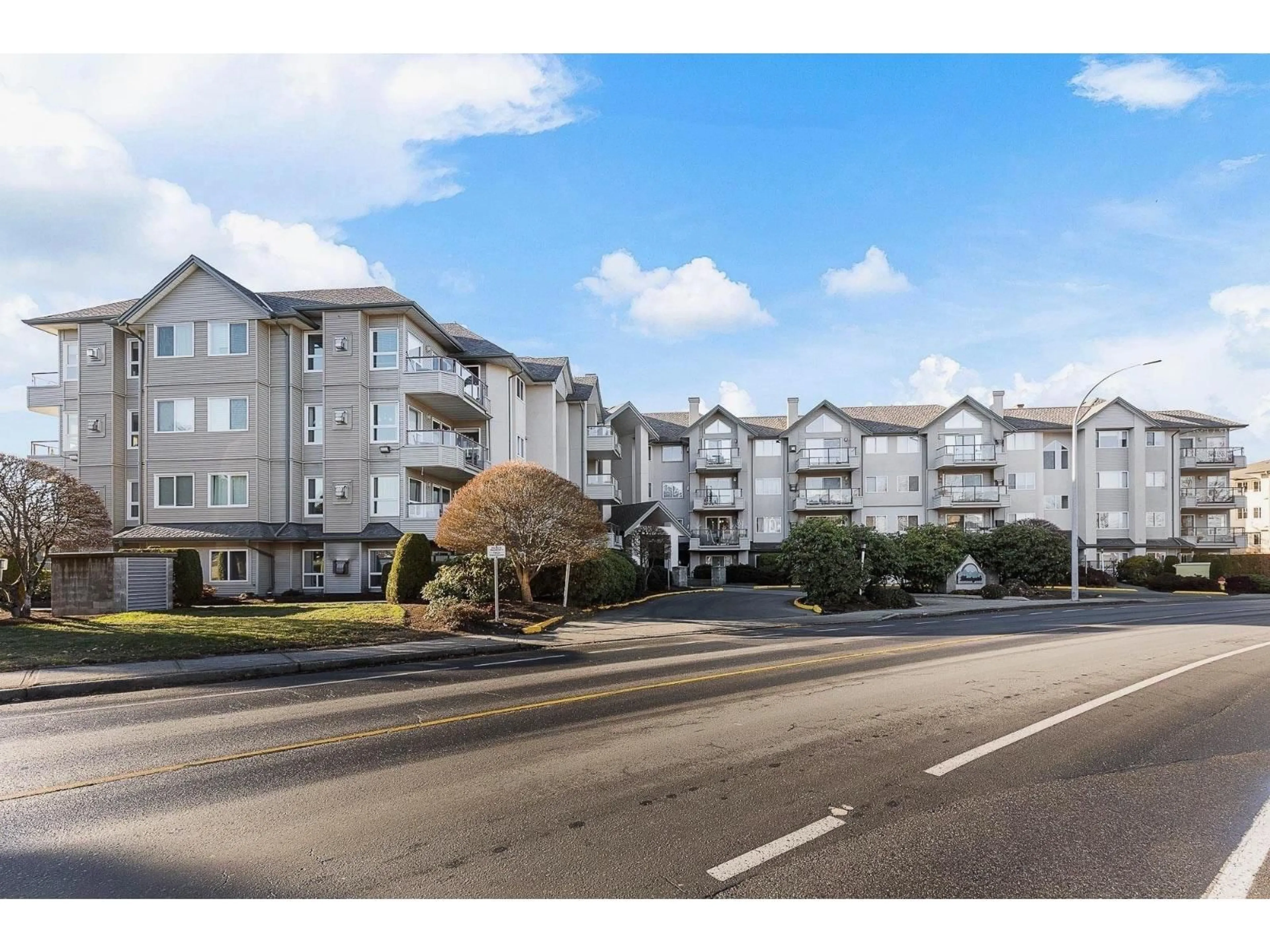Blurry image for 304 - 45520 KNIGHT ROAD, Chilliwack British Columbia V2R3Z2