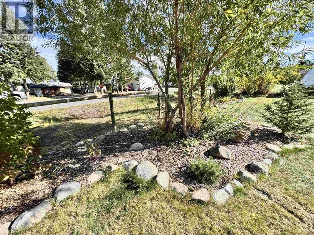 6494 GREY CRESCENT, Horse Lake 4