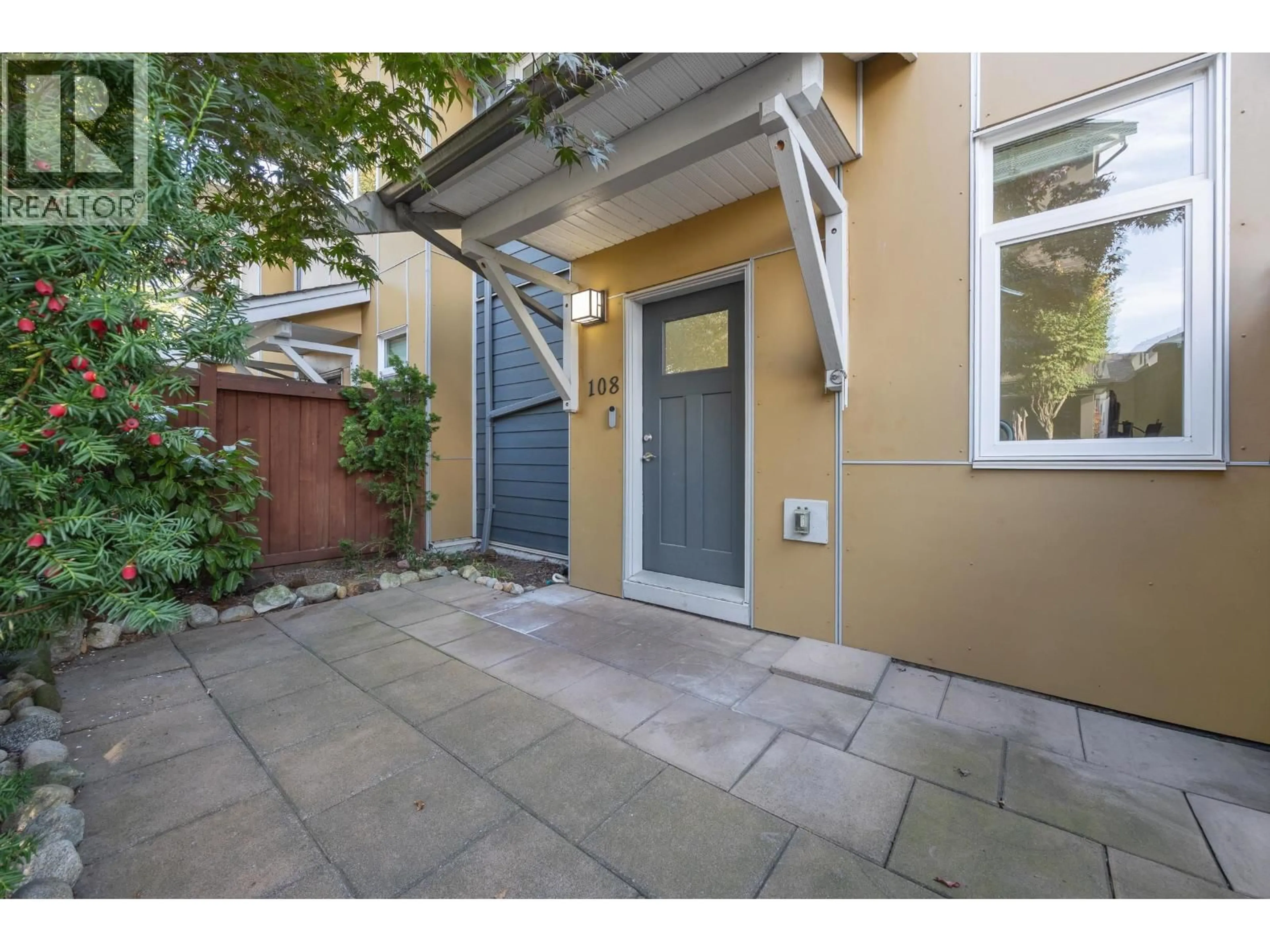 Patio, street for 108 - 801 RODERICK AVENUE, Coquitlam British Columbia V3K1P7