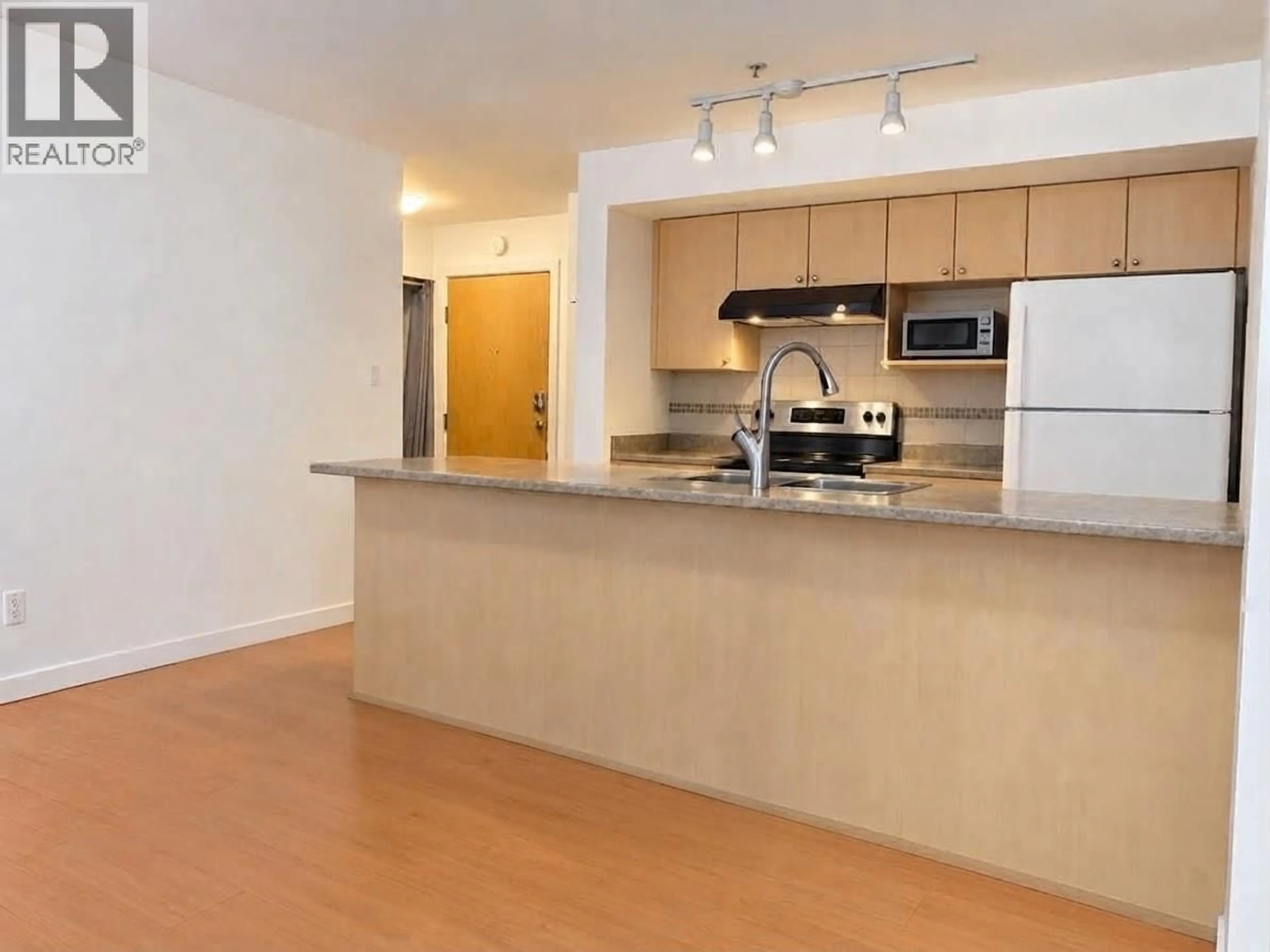 Standard kitchen, unknown for 210 - 2891 HASTINGS STREET, Vancouver British Columbia V5K5J8