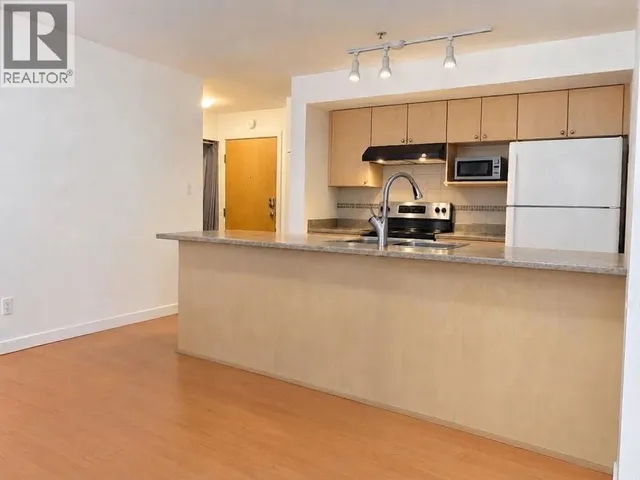 210 - 2891 HASTINGS STREET, Vancouver 2
