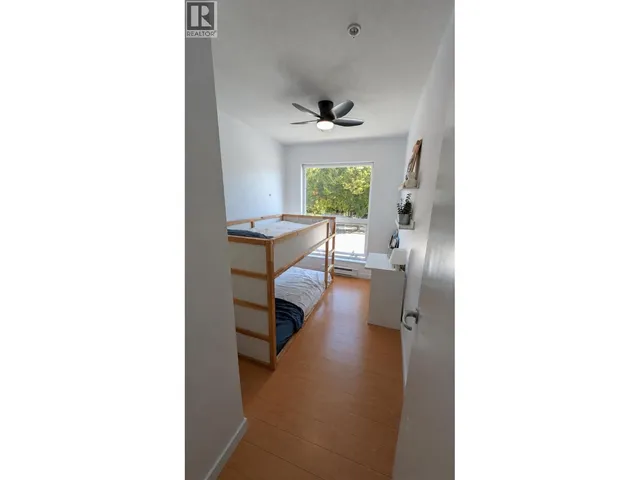 210 - 2891 HASTINGS STREET, Vancouver 3