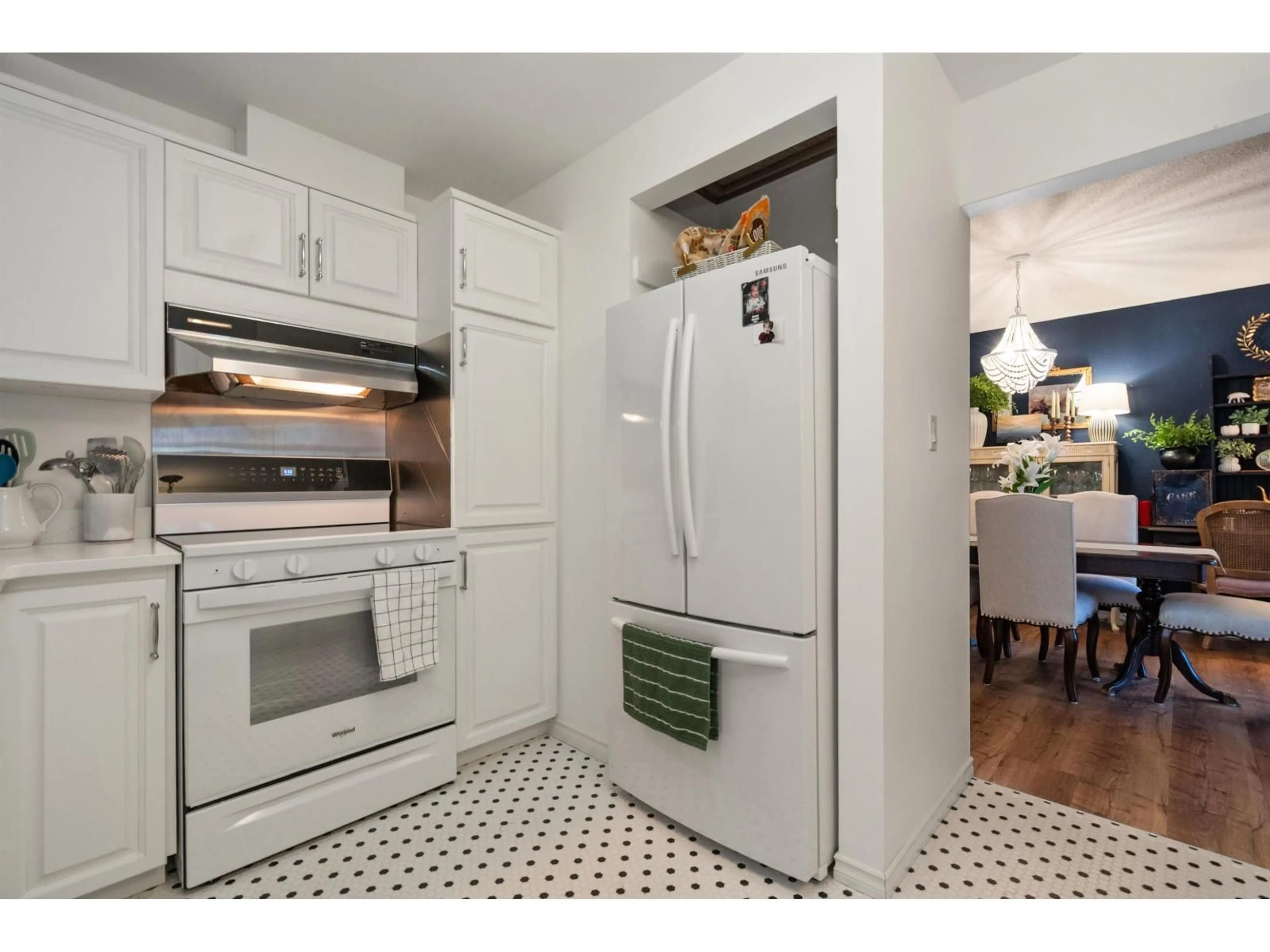 Standard kitchen, ceramic/tile floor for 5896 CARTER ROAD, Chilliwack British Columbia V2R3J8