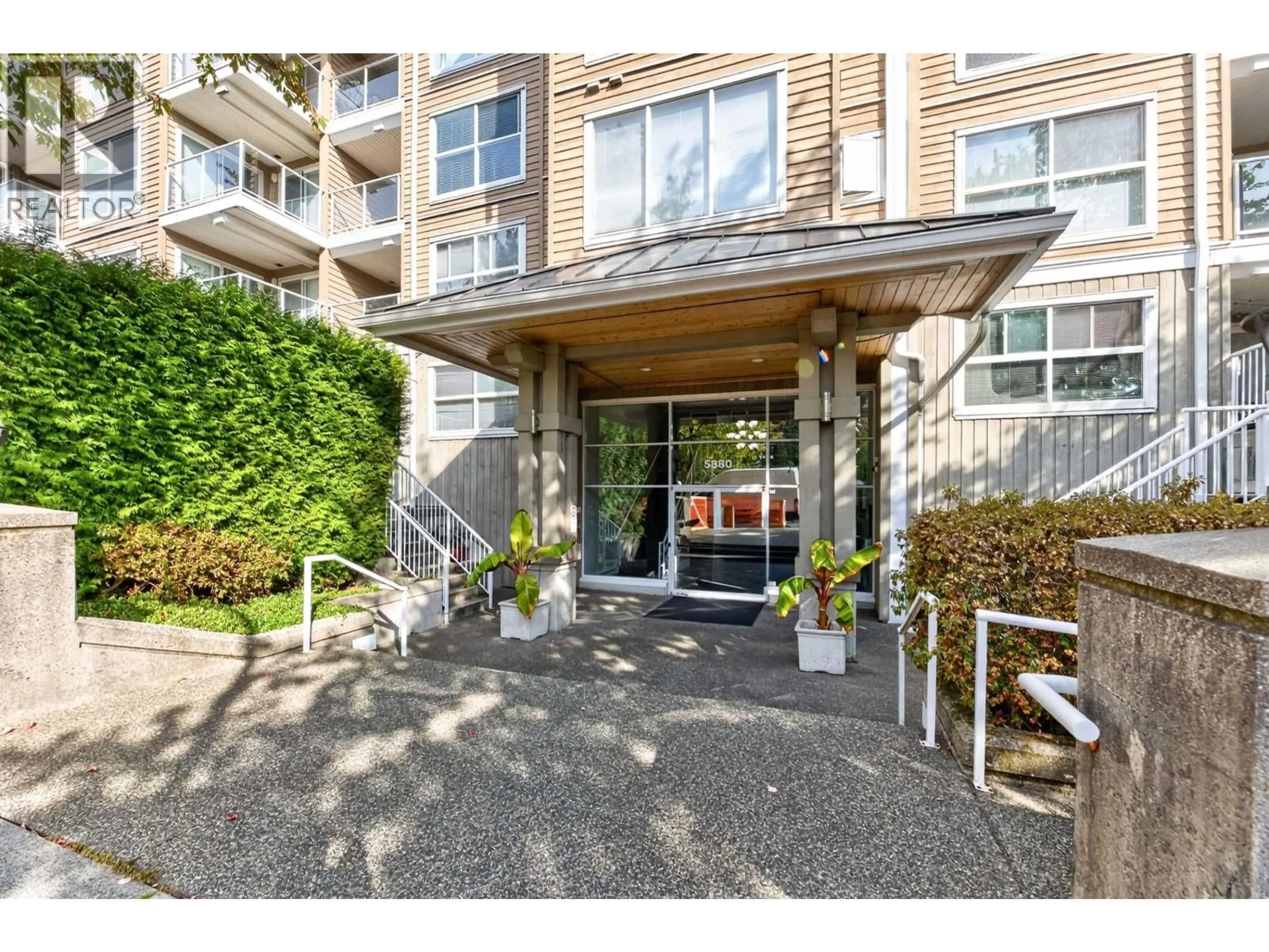 Indoor entryway for 251 - 5880 DOVER CRESCENT, Richmond British Columbia V7C5P5
