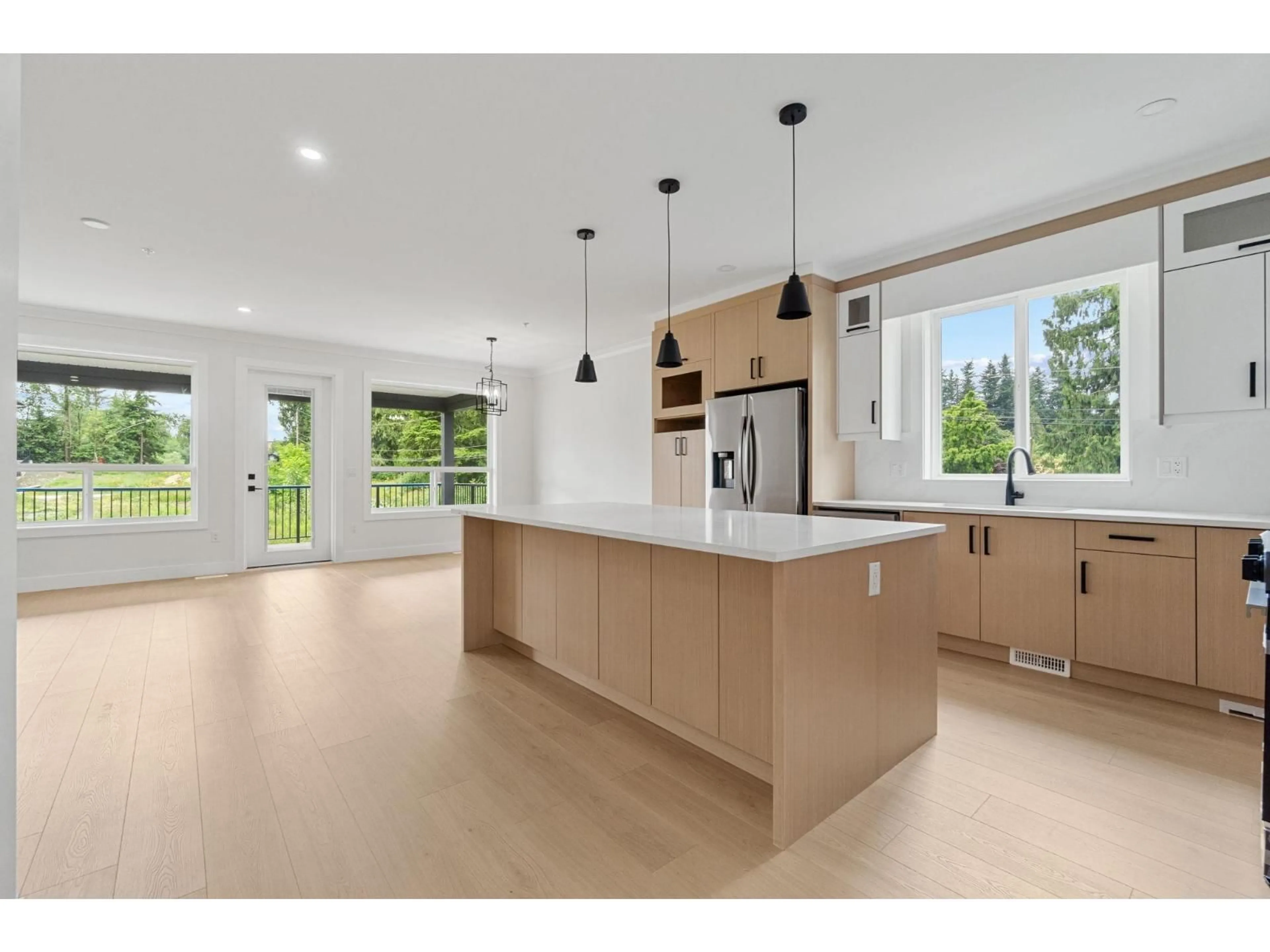 Open concept kitchen, unknown for 33664 DEWDNEY TRUNK ROAD, Mission British Columbia V2V6Y4