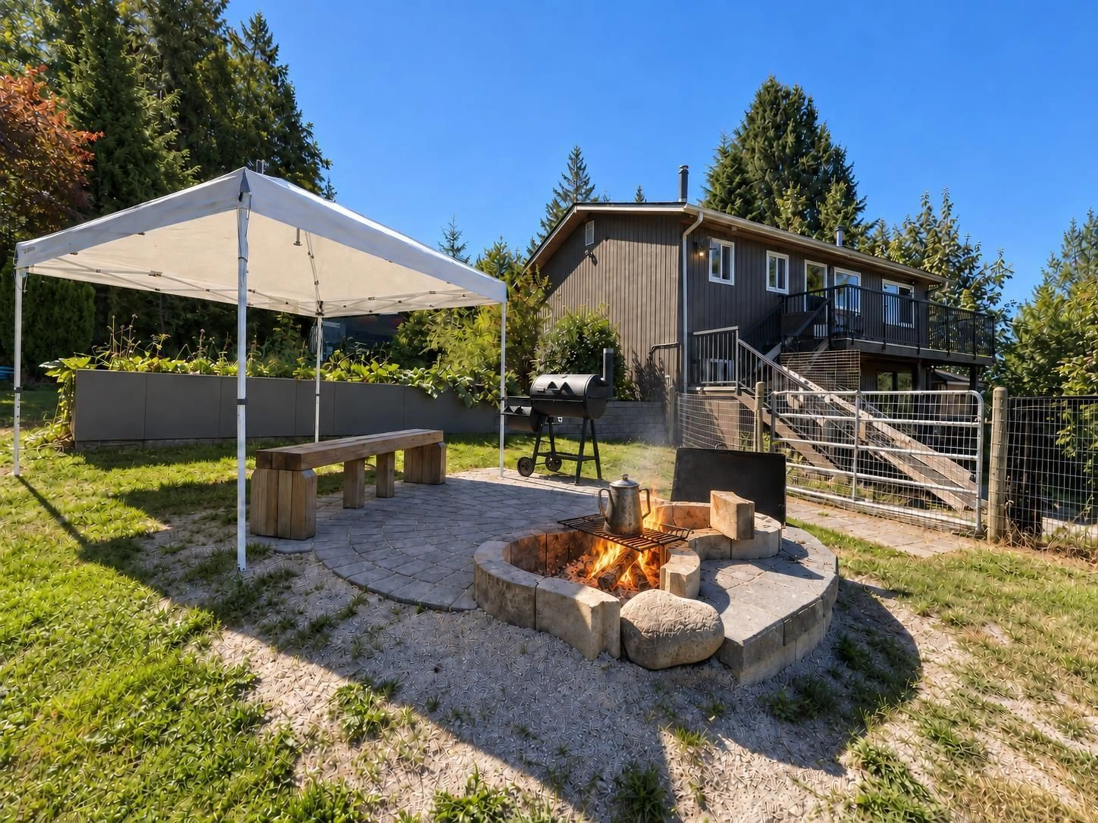 Patio, mountain view for 31081 SILVERHILL ROAD, Mission British Columbia V4S1G9