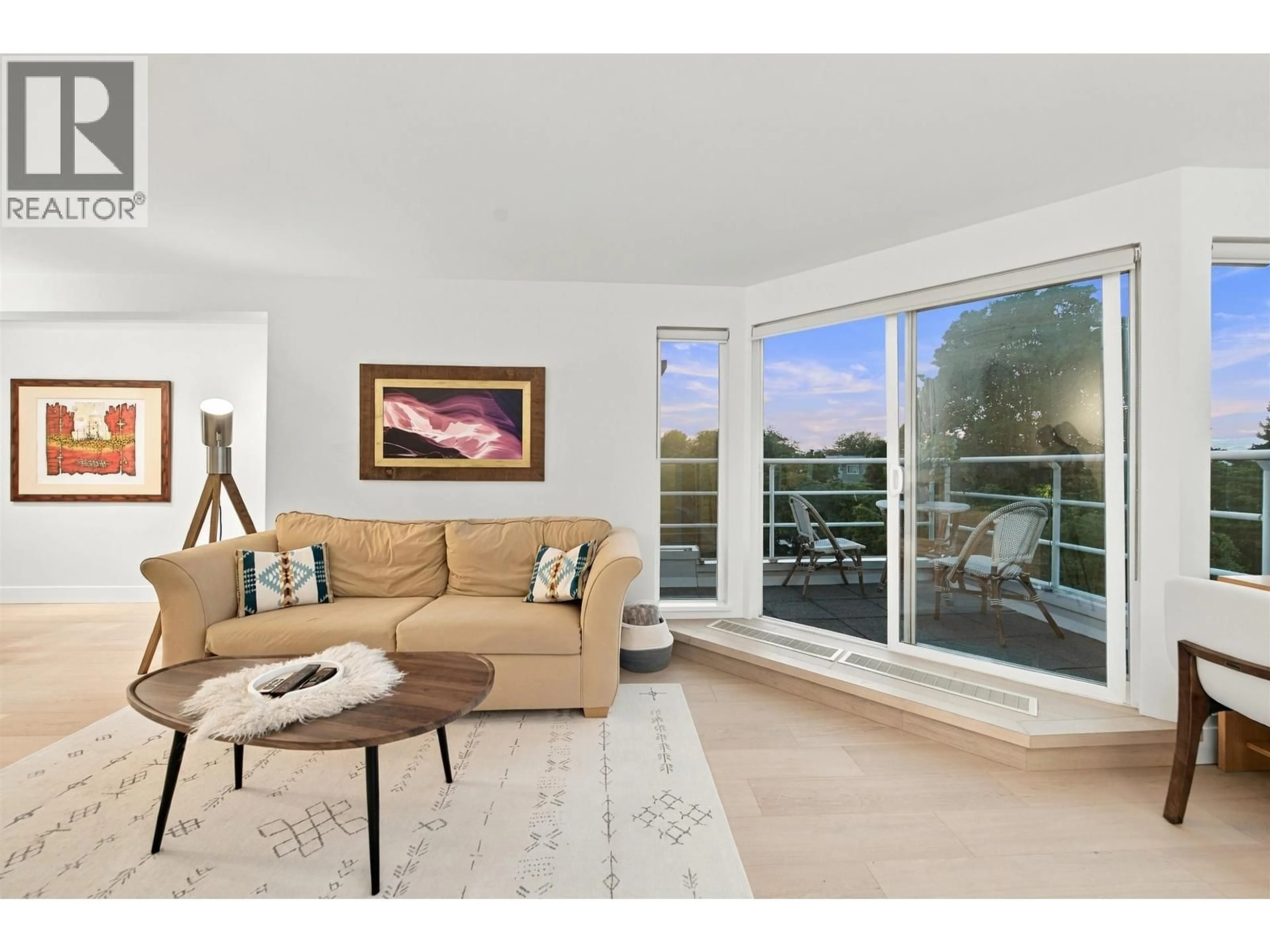 Living room with furniture, unknown for 2240 YORK AVENUE, Vancouver British Columbia V6K1C6