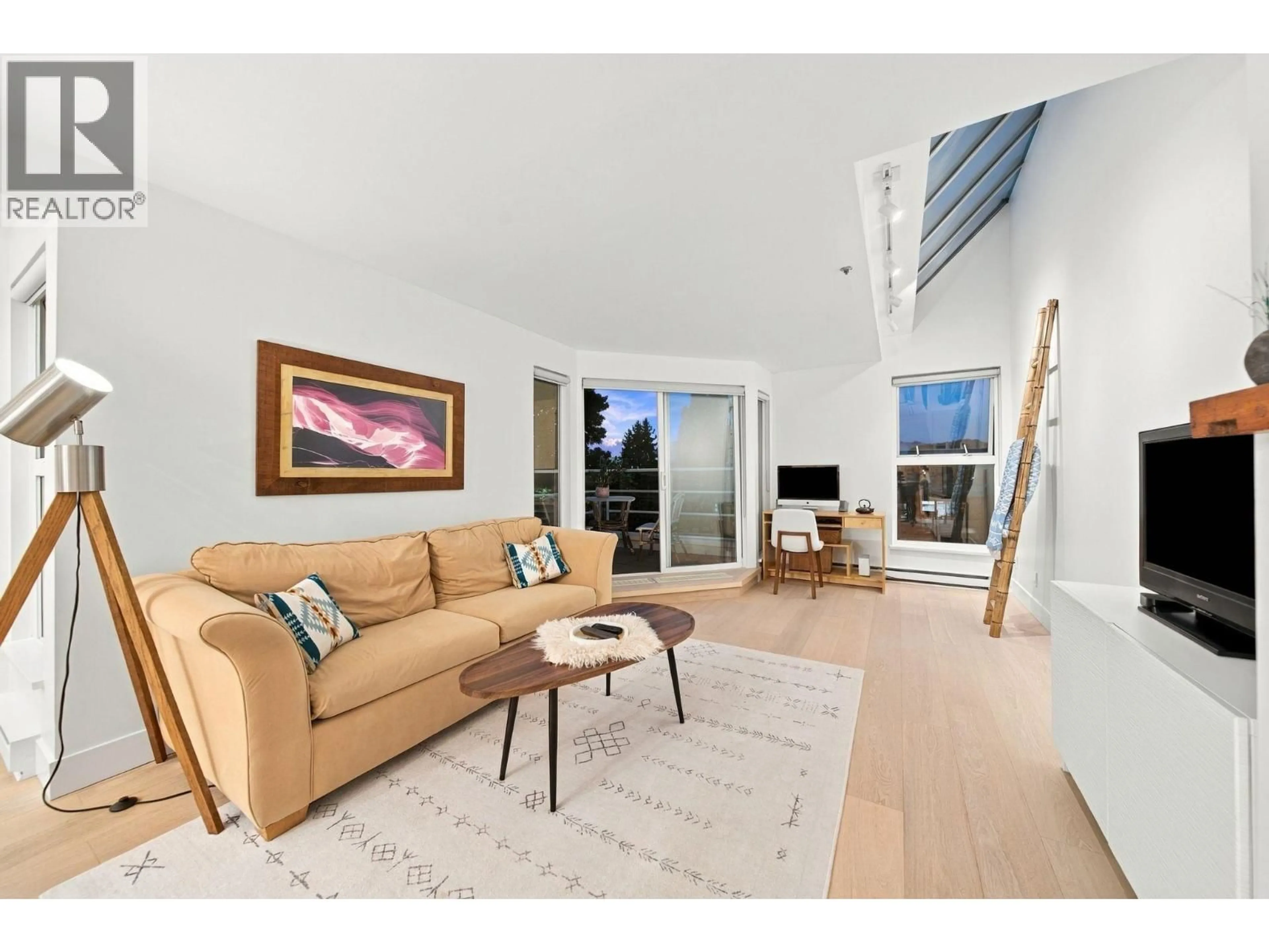 Living room with furniture, unknown for 2240 YORK AVENUE, Vancouver British Columbia V6K1C6
