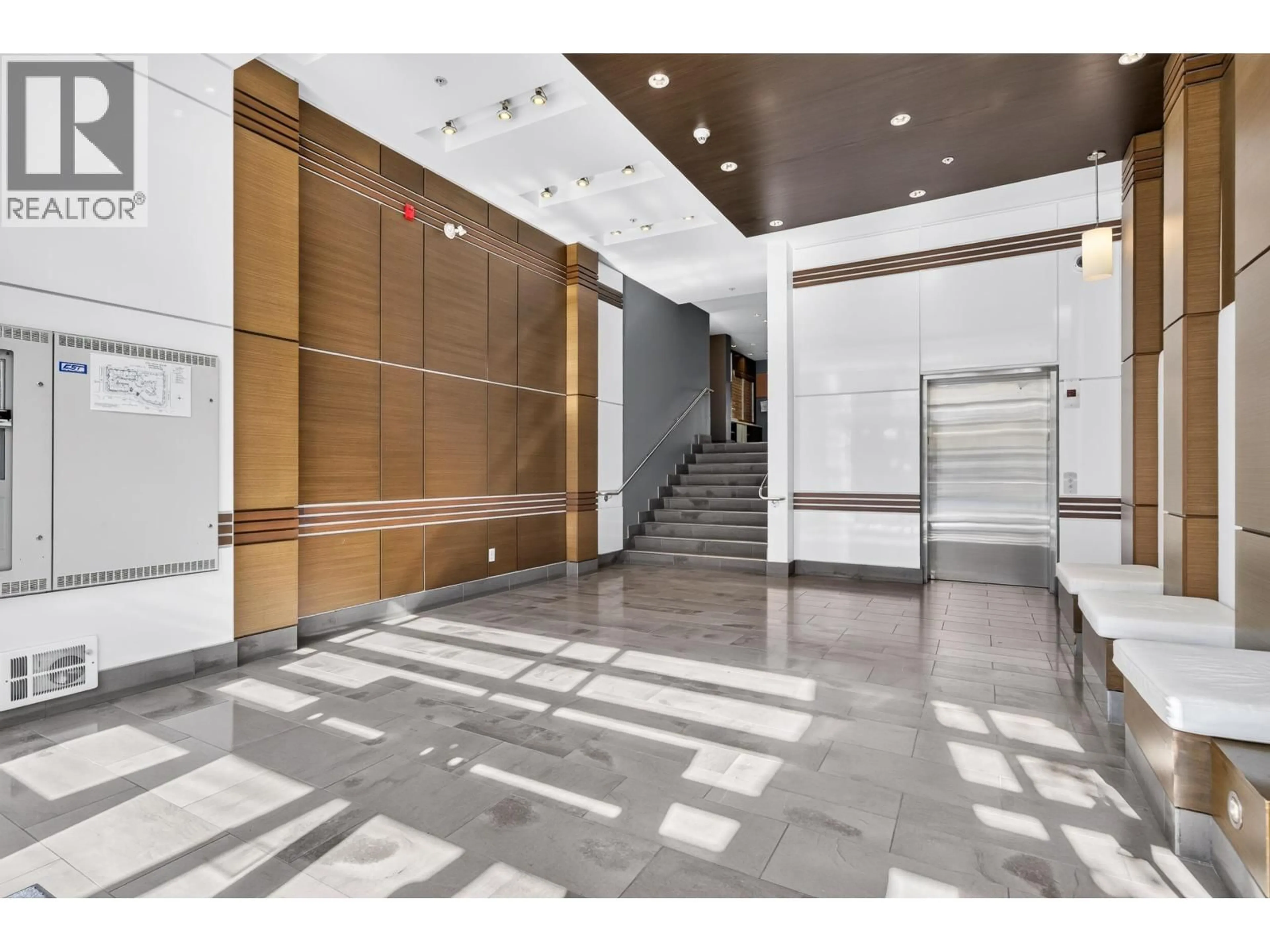 Indoor foyer for 115 - 9399 TOMICKI AVENUE, Richmond British Columbia V6X1C9