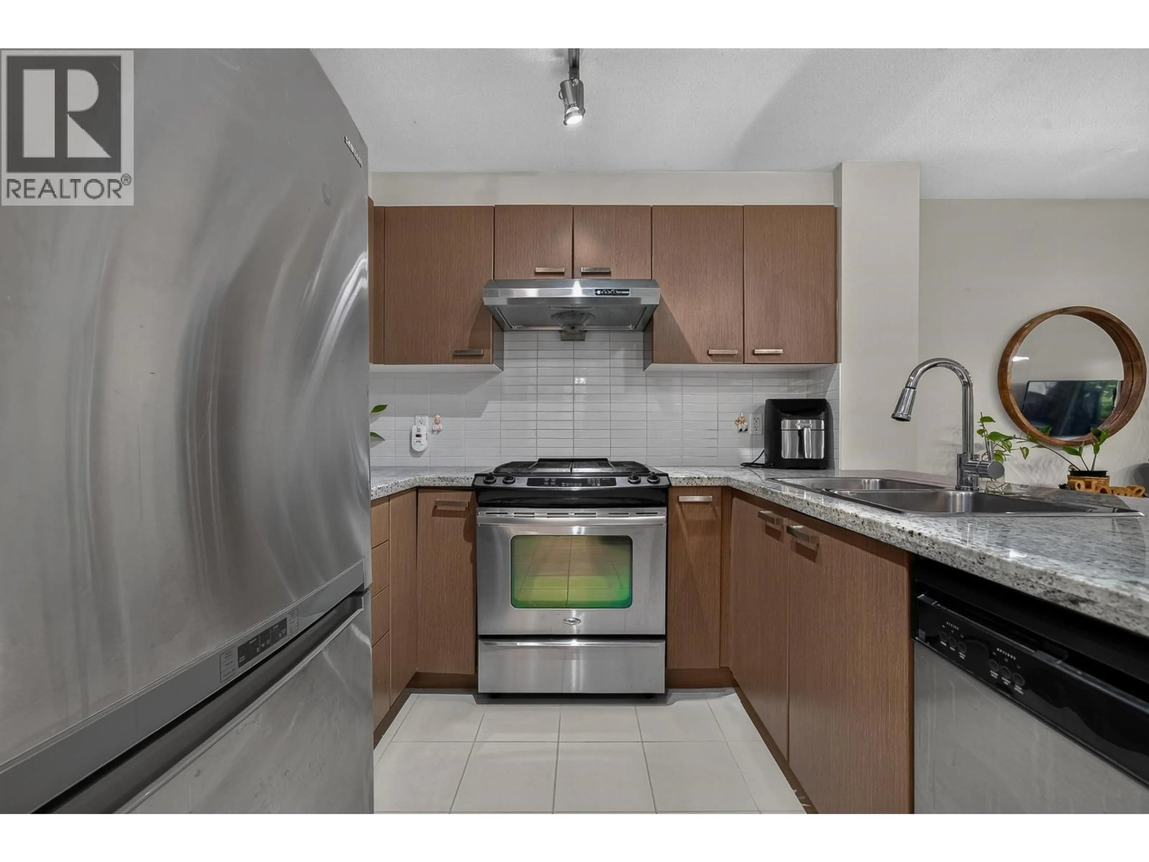 Standard kitchen, ceramic/tile floor for 115 - 9399 TOMICKI AVENUE, Richmond British Columbia V6X1C9