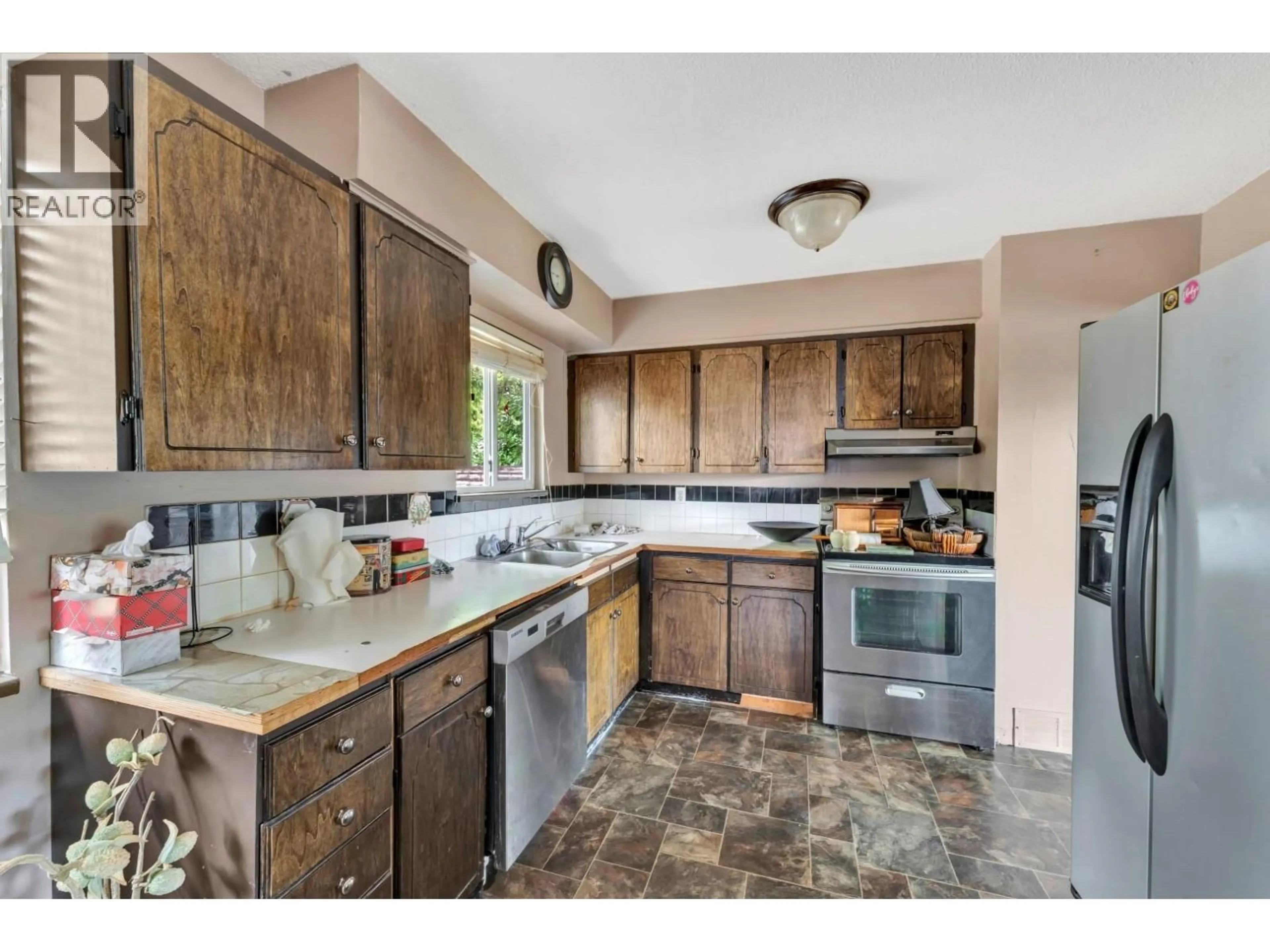 Standard kitchen, ceramic/tile floor for 24931 121 AVENUE, Maple Ridge British Columbia V4R2A6