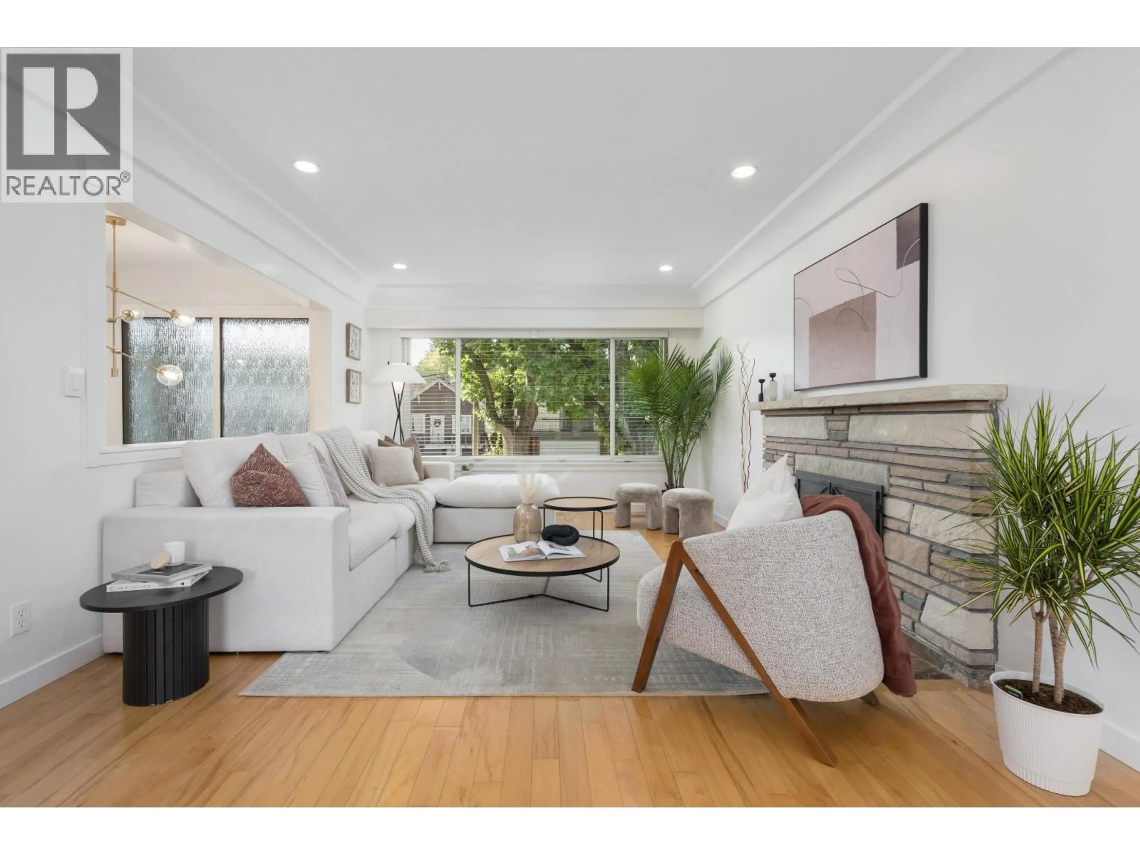 Living room with furniture, unknown for 841 21ST AVENUE, Vancouver British Columbia V5V1S3