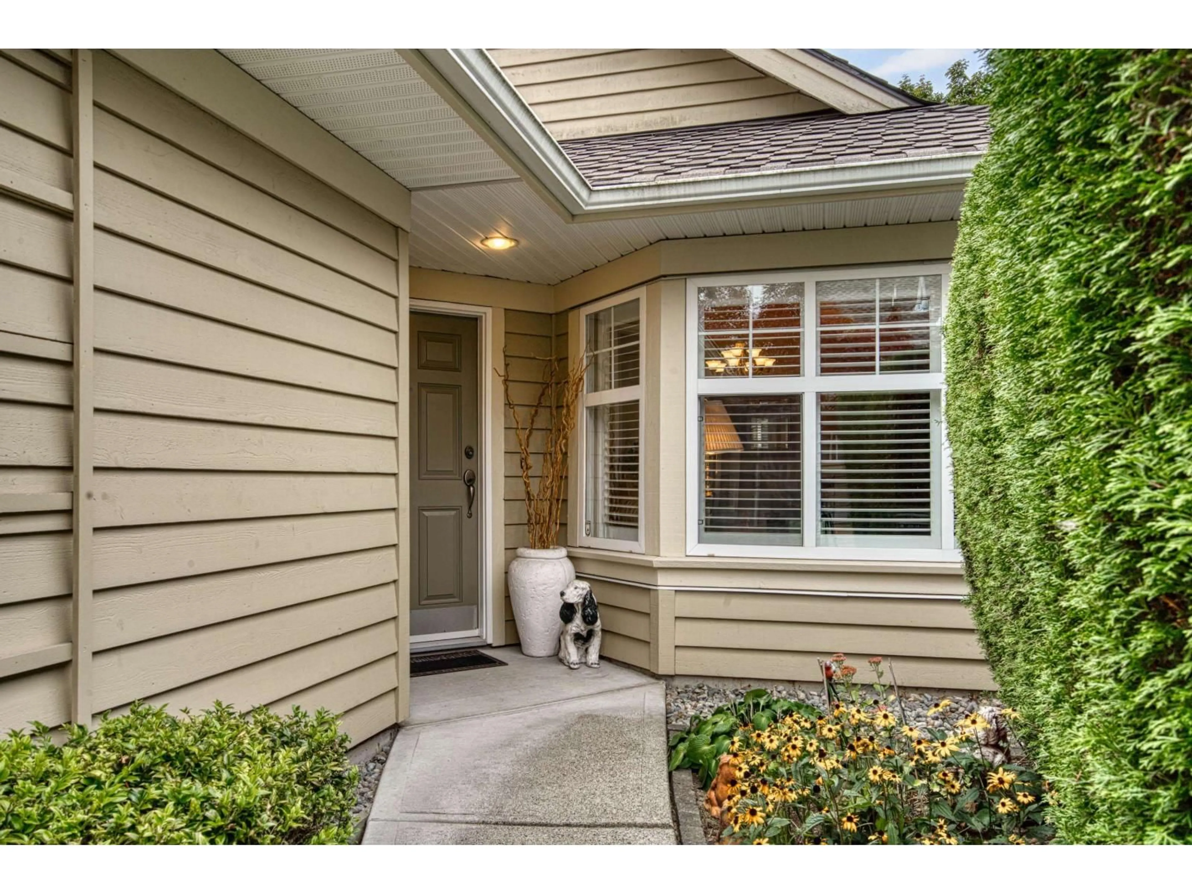 Indoor entryway for 96 - 15500 ROSEMARY HEIGHTS CRESCENT, Surrey British Columbia V3Z0K1