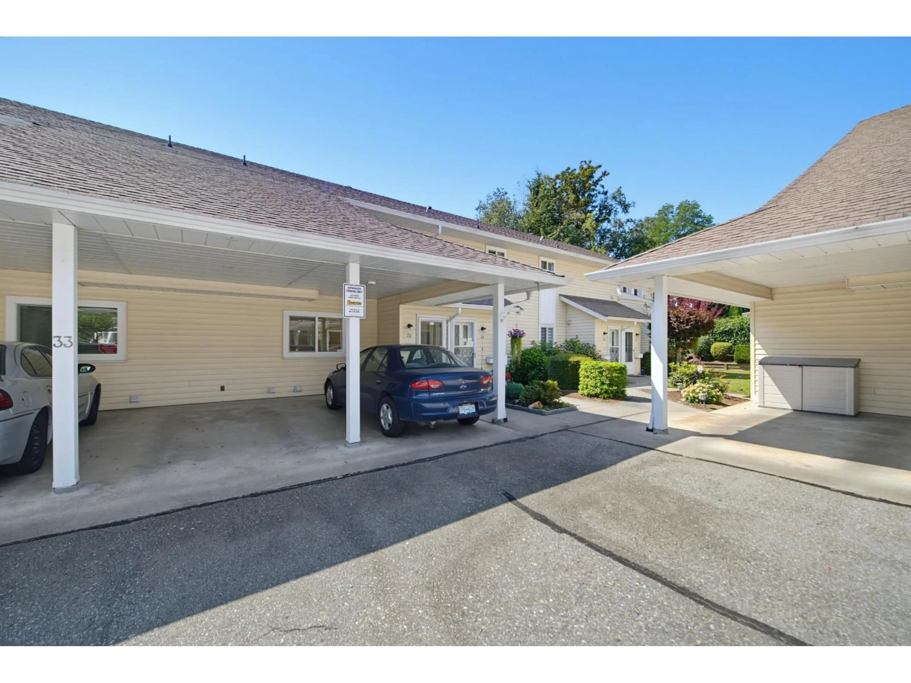 Indoor garage for 33 - 7525 MARTIN PLACE, Mission British Columbia V2V6N2