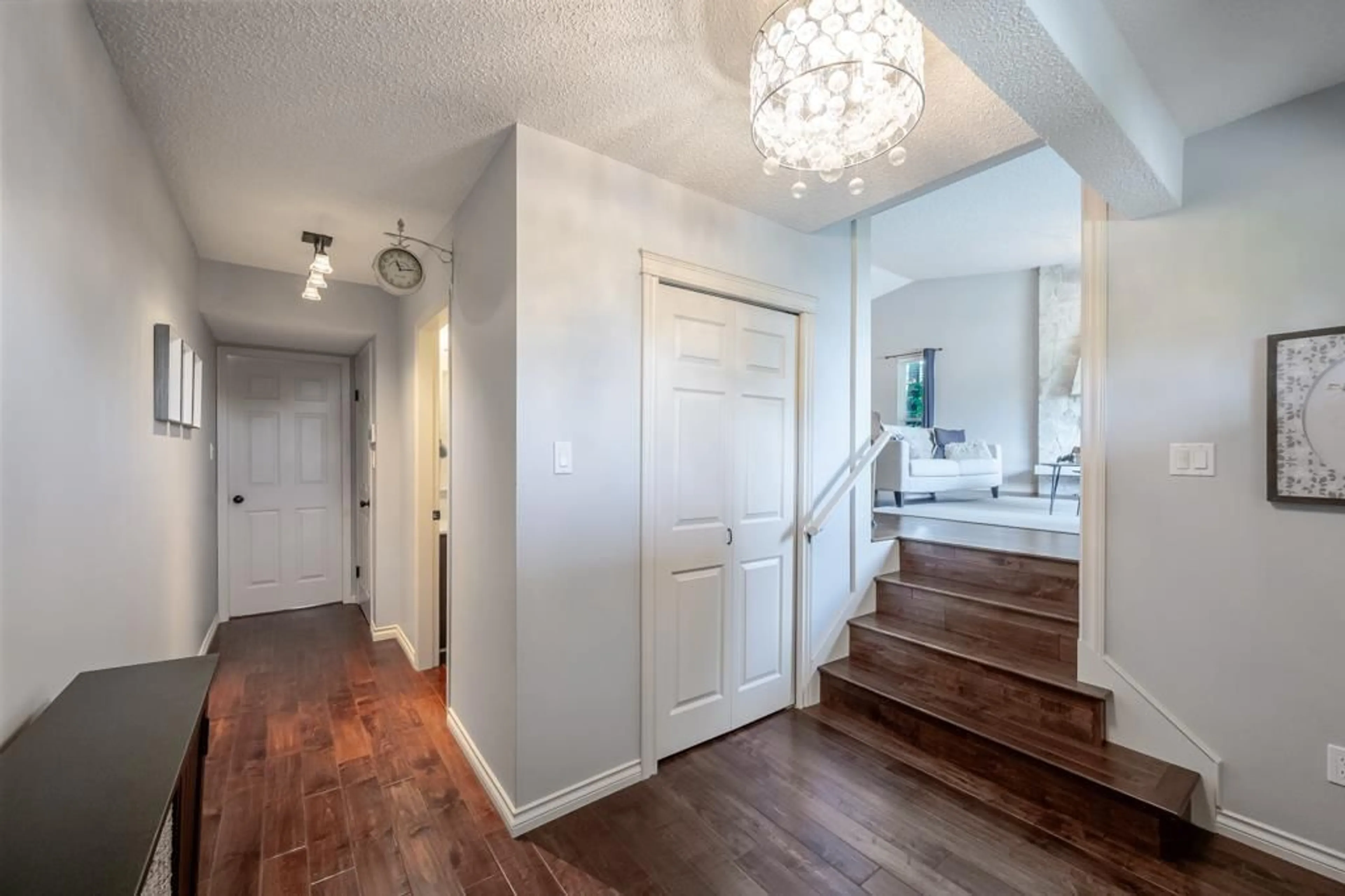 Indoor entryway for 7844 108B STREET, Delta British Columbia V4C7Z9