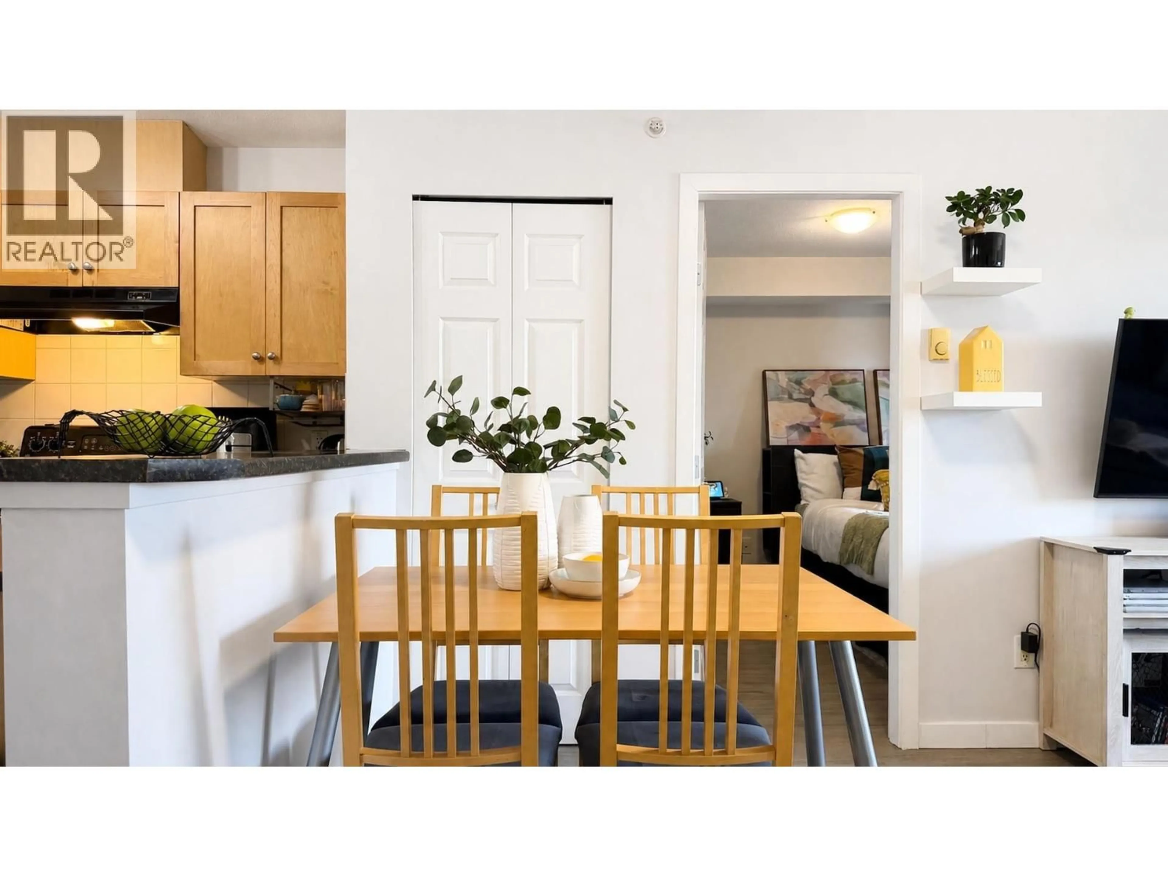 Open concept kitchen, wood/laminate floor for 3411 - 240 SHERBROOKE STREET, New Westminster British Columbia V3L0A4