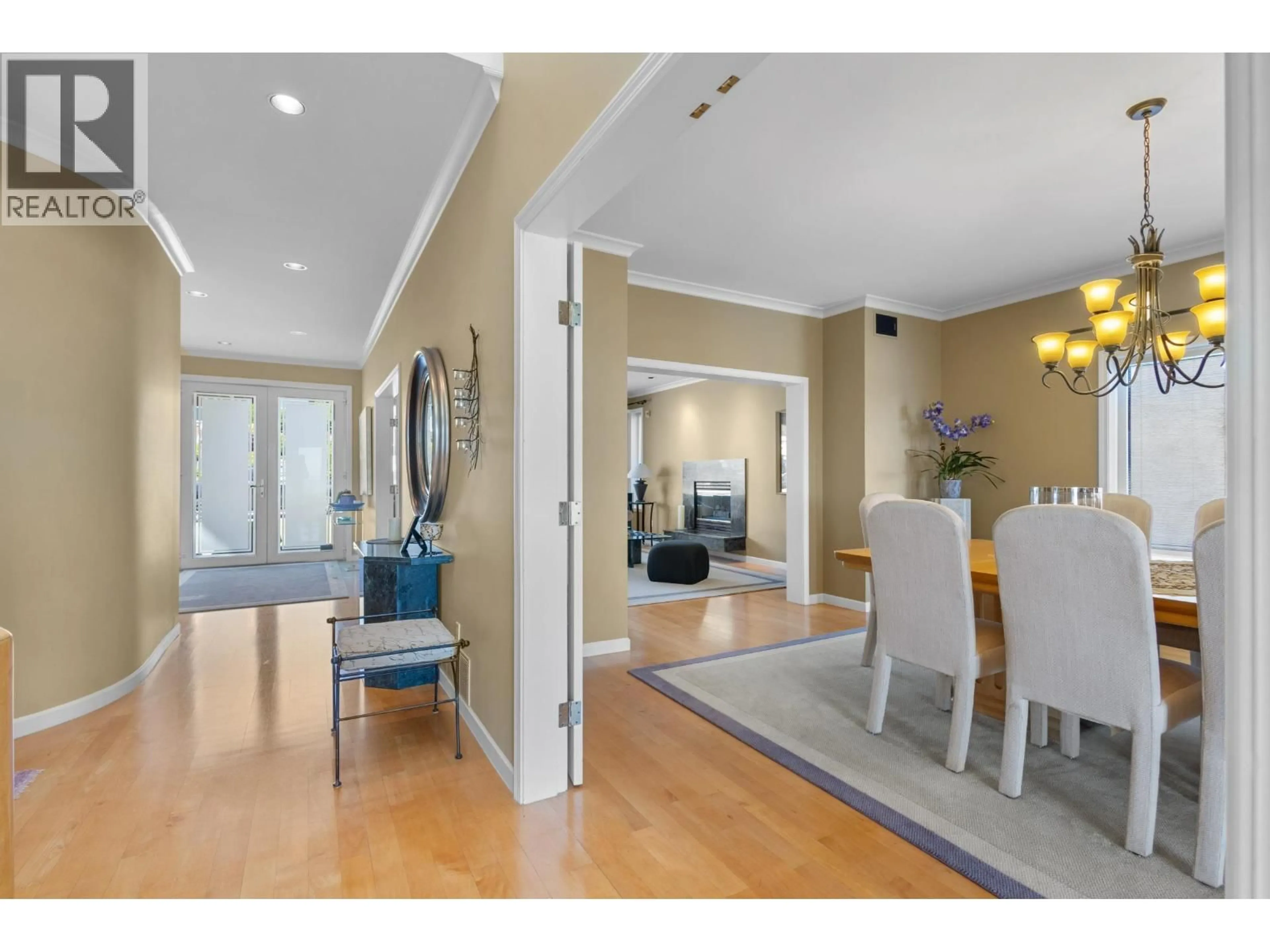 Indoor foyer for 2249 SICAMOUS AVENUE, Coquitlam British Columbia V3K6R9
