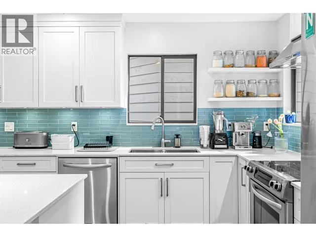 5709 OWL COURT, North Vancouver 2