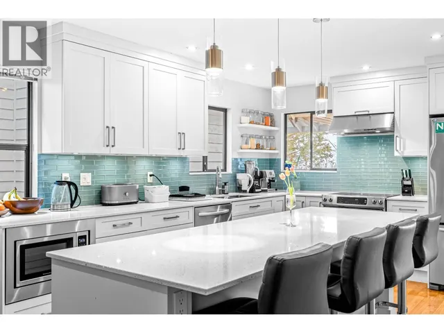 5709 OWL COURT, North Vancouver 3
