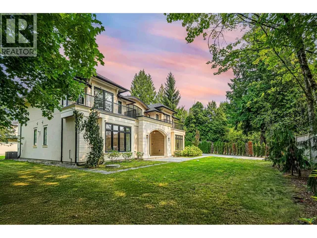 1048 HANDSWORTH ROAD, North Vancouver 3