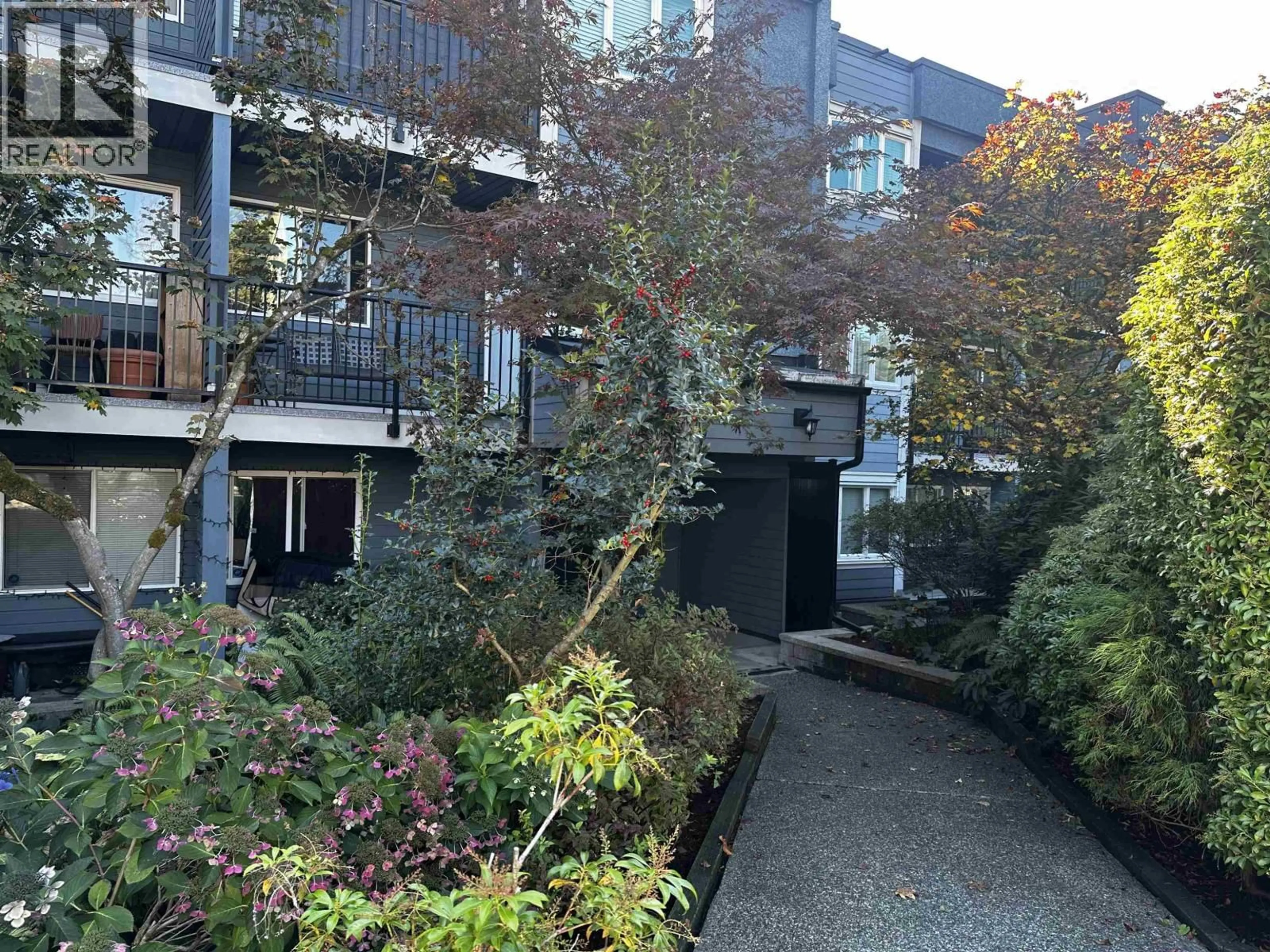 A pic from outside/outdoor area/front of a property/back of a property/a pic from drone, street for 205 - 1122 KING ALBERT AVENUE, Coquitlam British Columbia V3J1X7