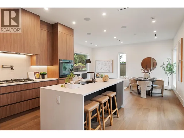 948 57TH AVENUE, Vancouver 3