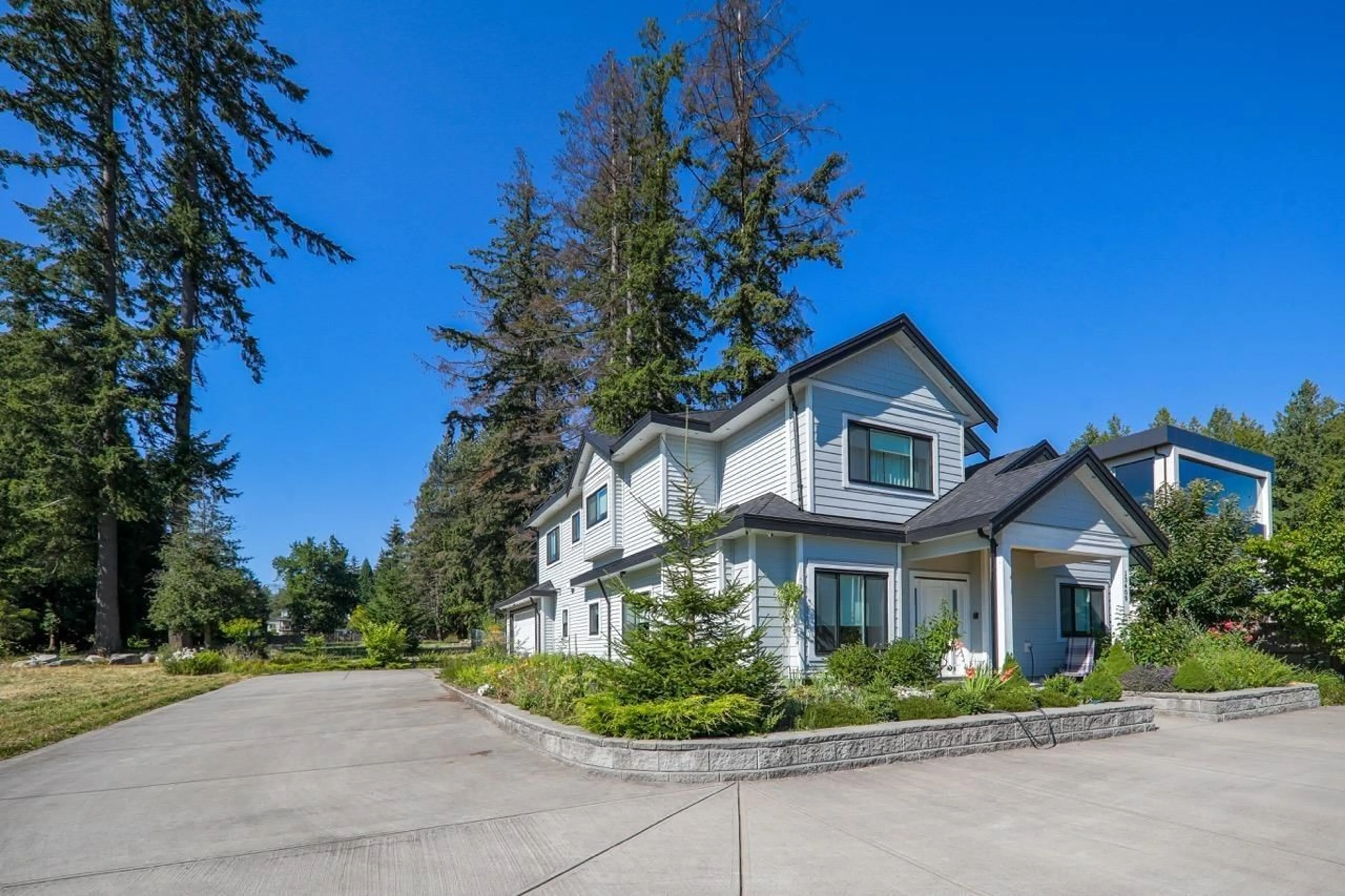 A pic from outside/outdoor area/front of a property/back of a property/a pic from drone, unknown for 13409 56 AVENUE, Surrey British Columbia V3X2Z5