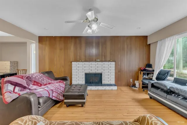 12521 GROVE CRESCENT, Surrey 3