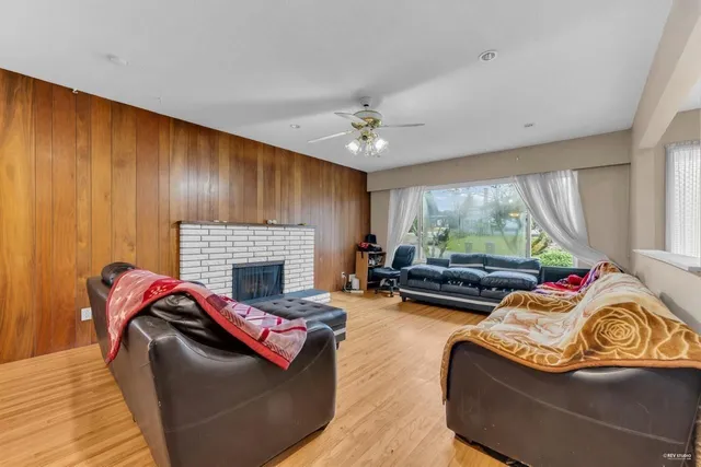 12521 GROVE CRESCENT, Surrey 4