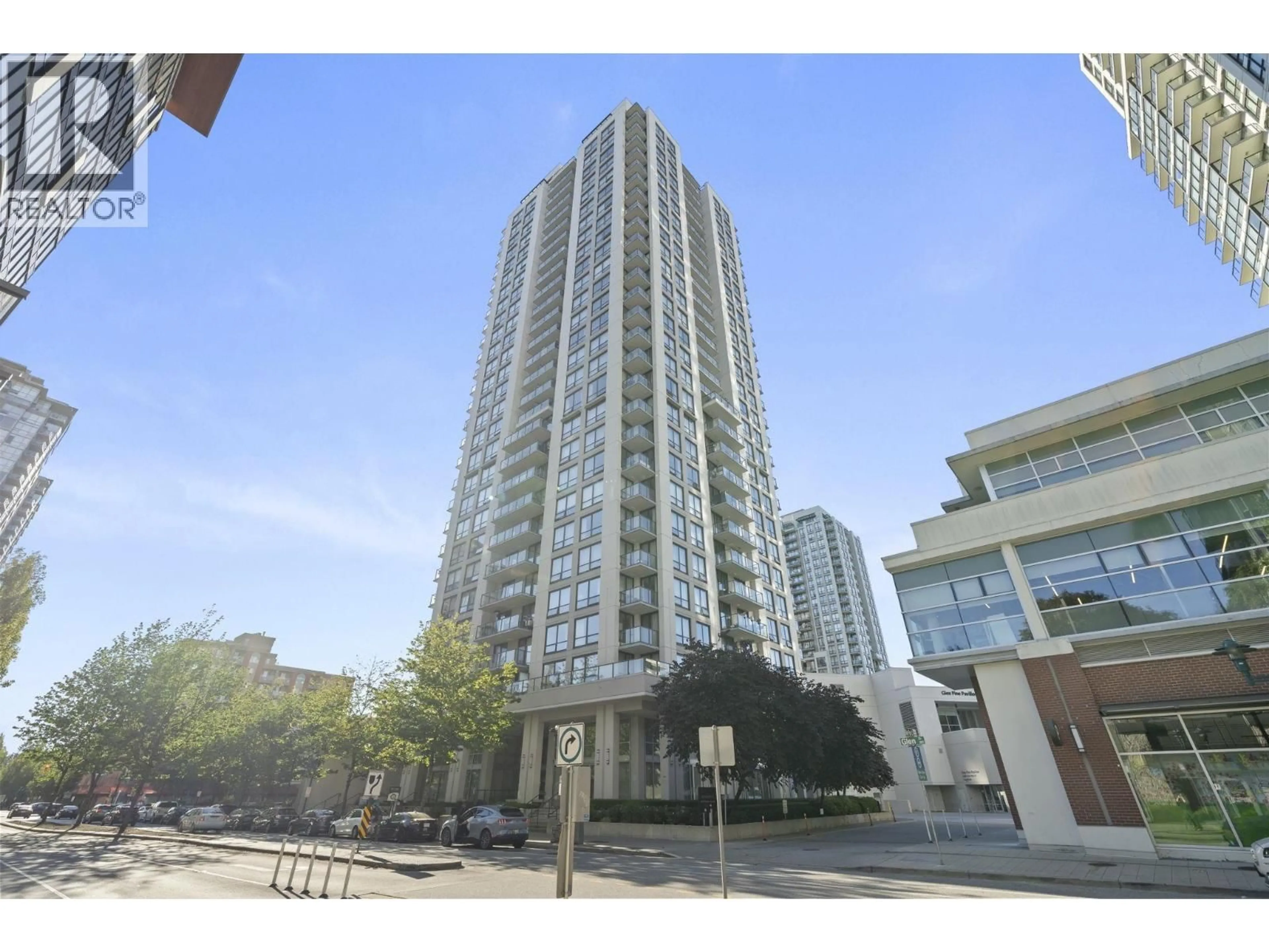 Indoor foyer for 502 - 2979 GLEN DRIVE, Coquitlam British Columbia V3B0B2