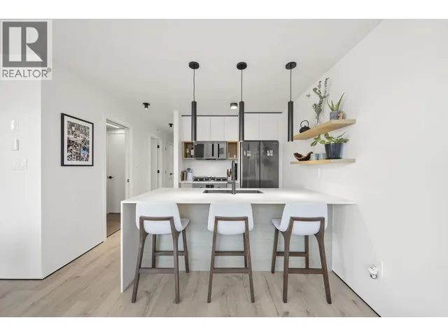 502 - 2979 GLEN DRIVE, Coquitlam 4
