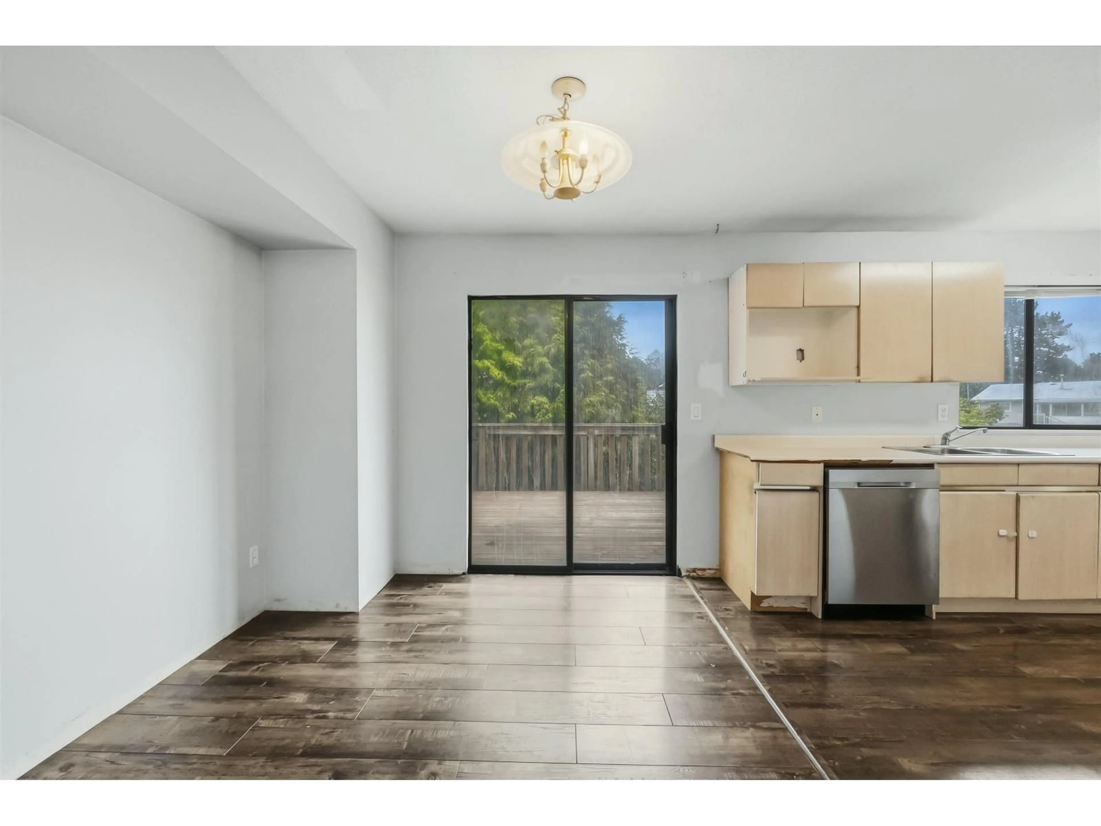 A pic of a room for 7258 140A STREET, Surrey British Columbia V3W7N4