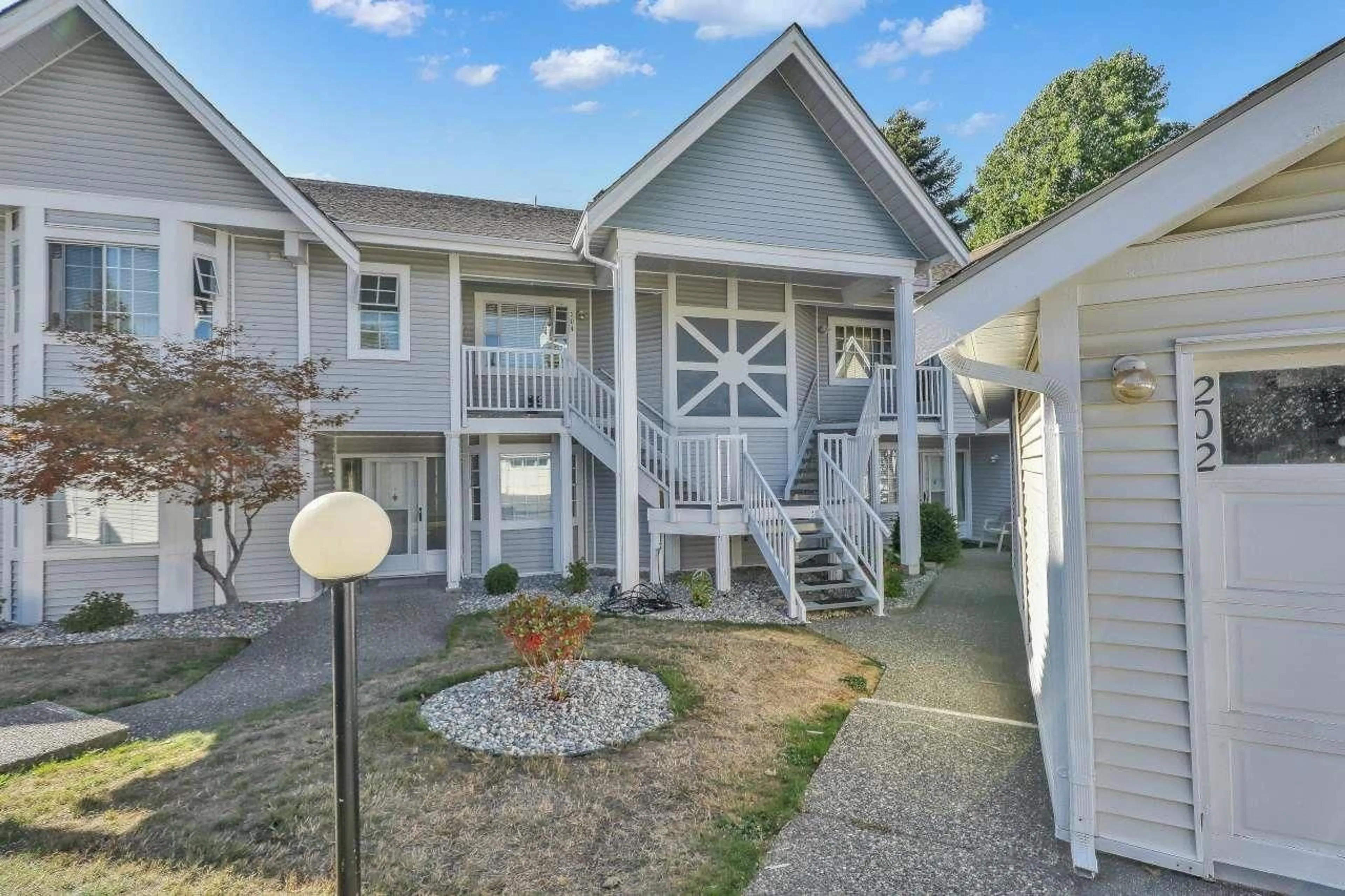 Unknown for 202 - 9109 154 STREET, Surrey British Columbia V3R9G8