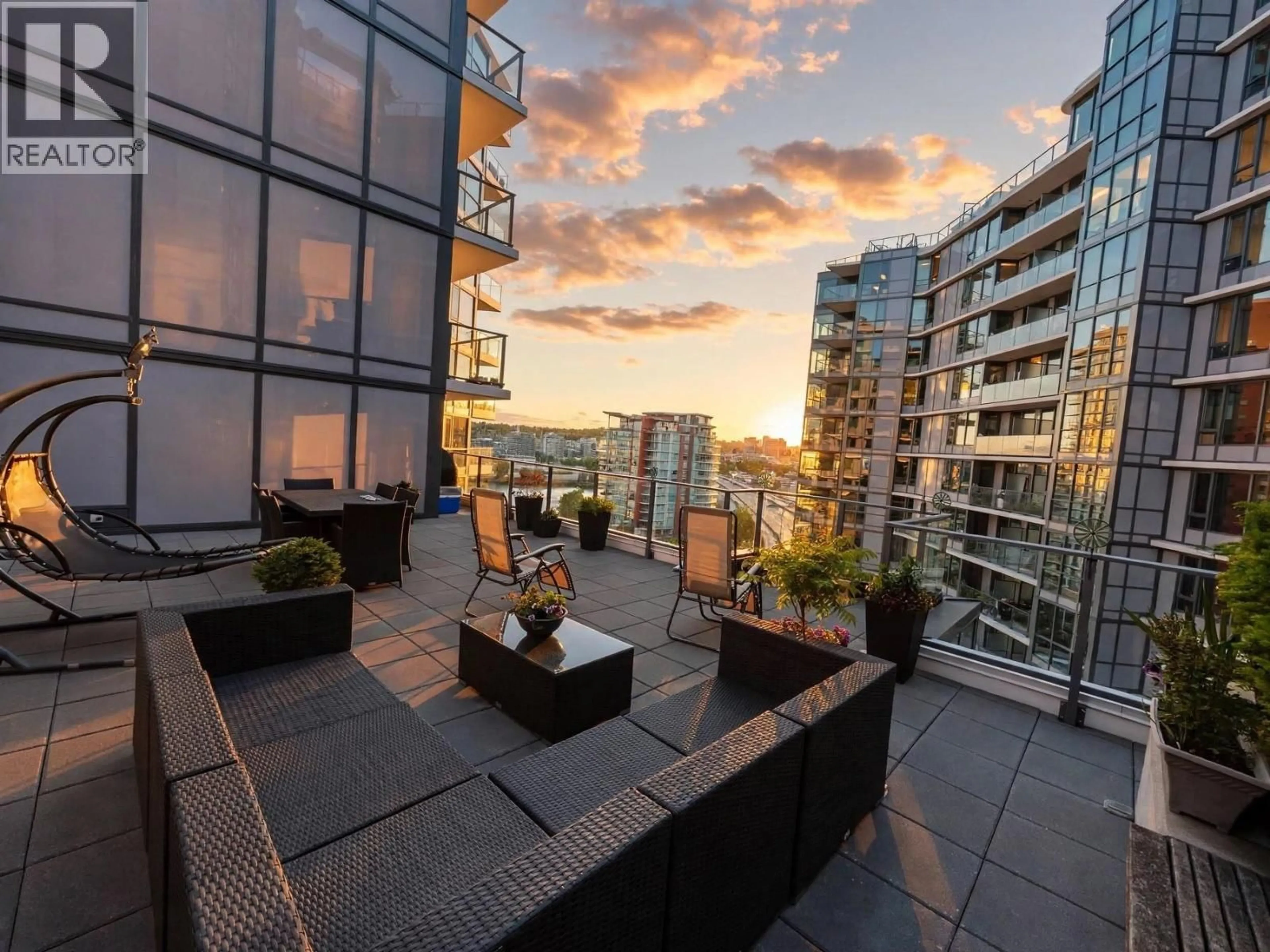 Patio, city buildings view from balcony for 1251 - 38 SMITHE STREET, Vancouver British Columbia V6B0P3