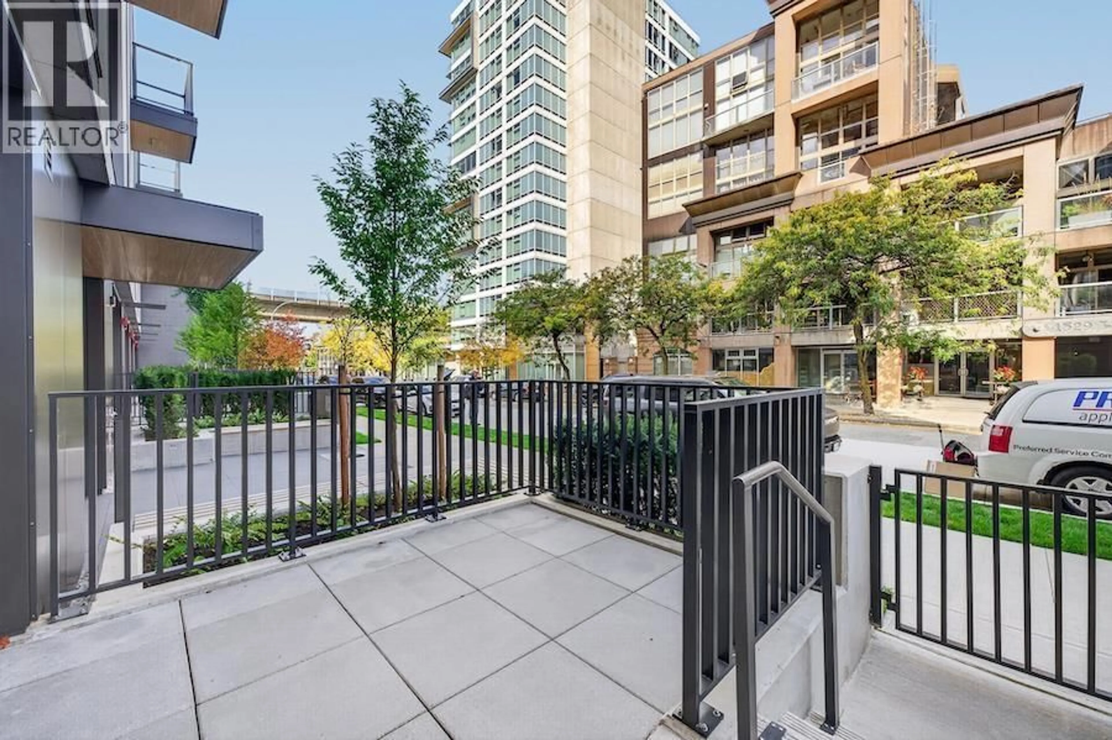 Patio, city buildings view from balcony for 1528 6TH AVENUE, Vancouver British Columbia V6J0J9