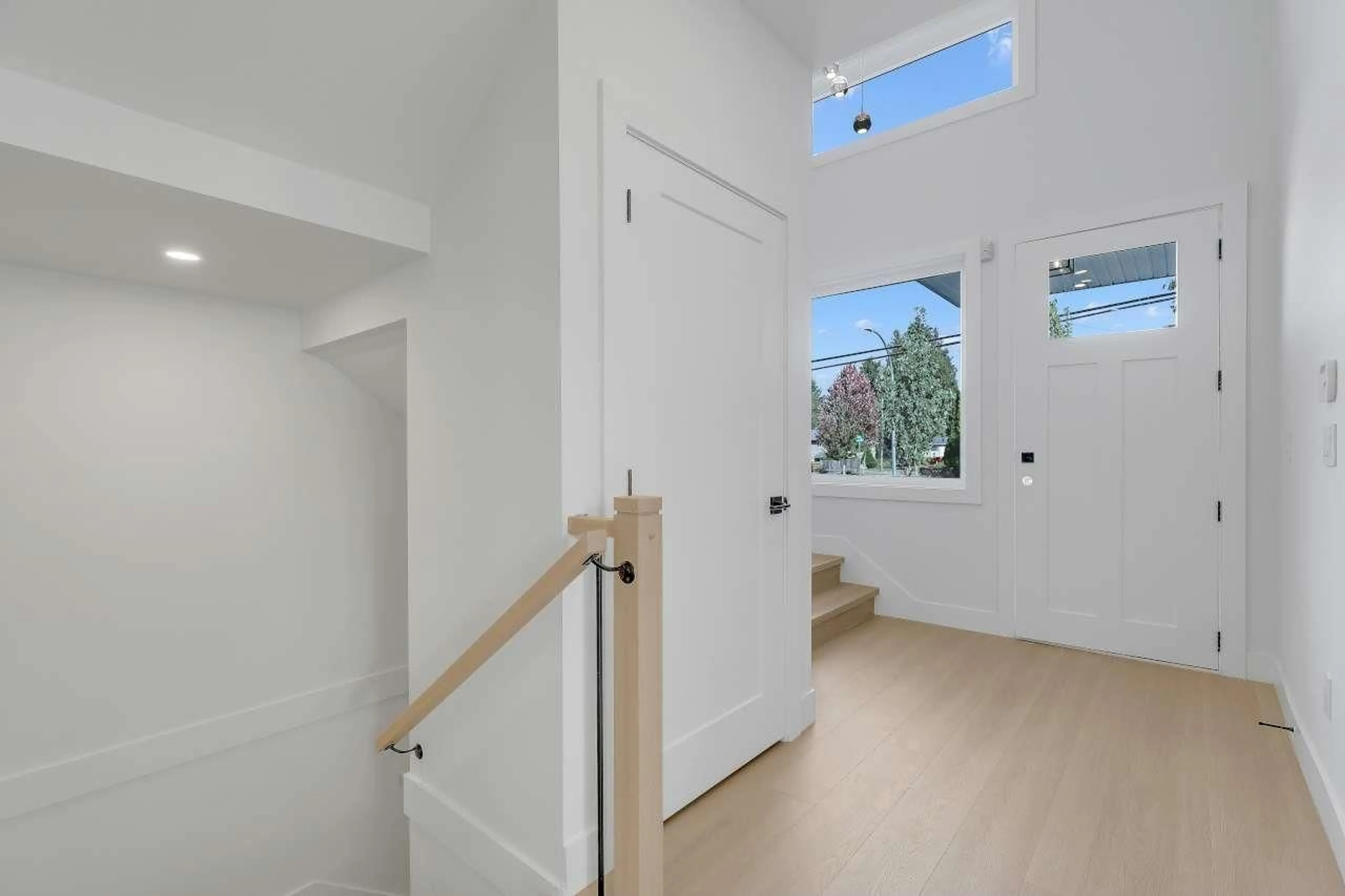 Indoor entryway for 9498 118 STREET, Delta British Columbia V4C6J3