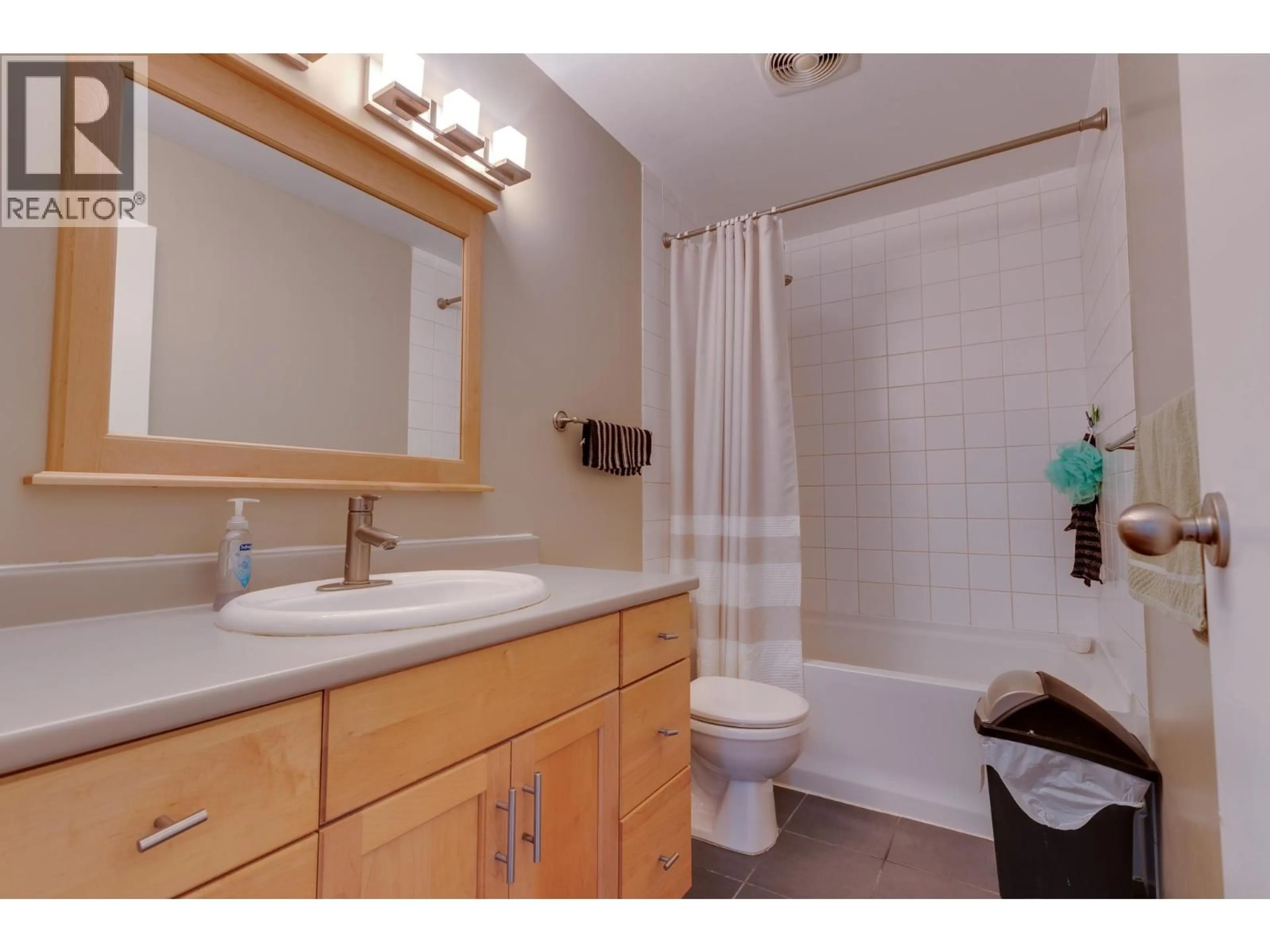 Standard bathroom, ceramic/tile floor for 7287 ALDEEN ROAD, Prince George British Columbia V2N5P8