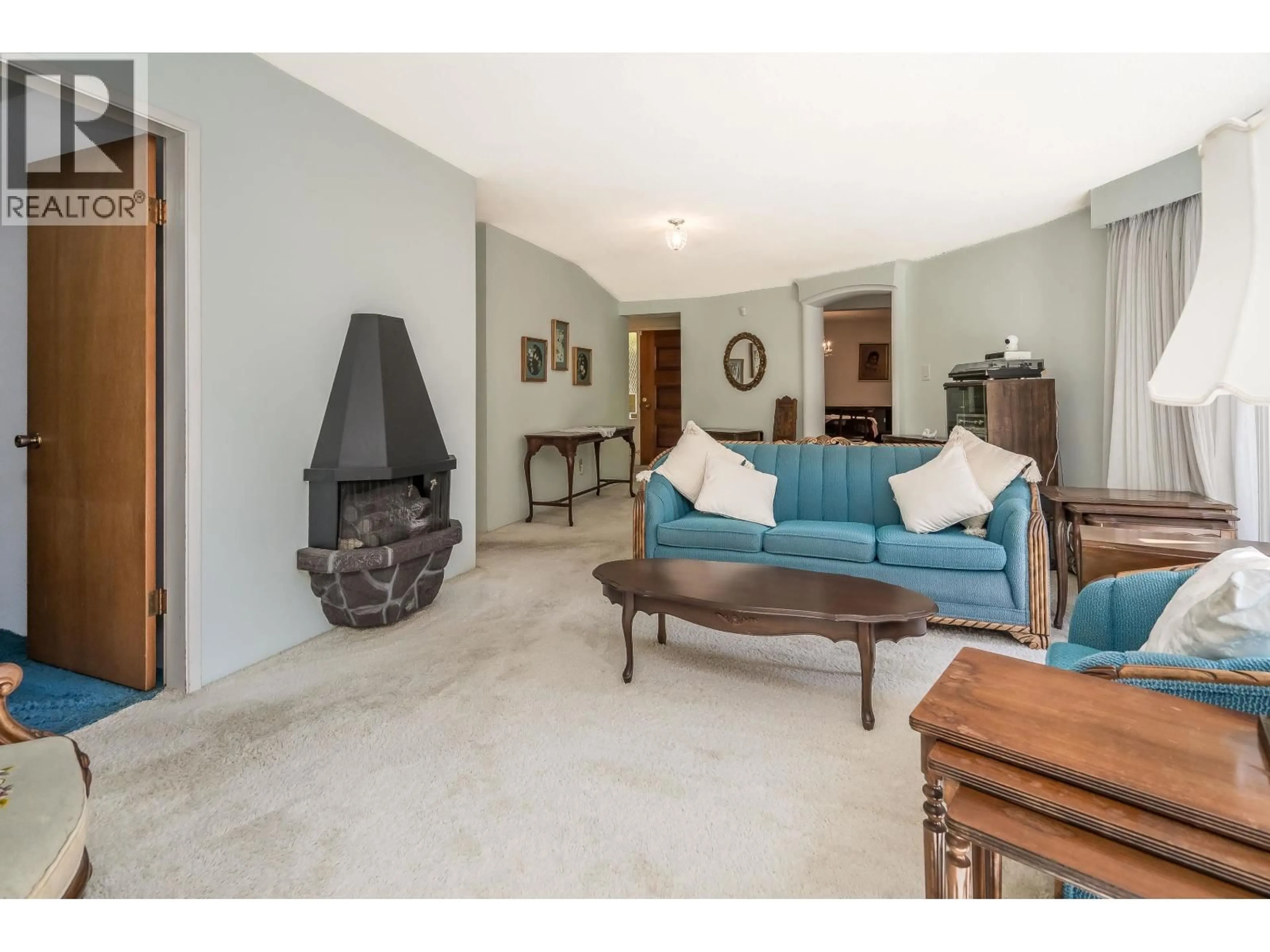 Living room with furniture, unknown for 955 50B STREET, Delta British Columbia V4M2V8