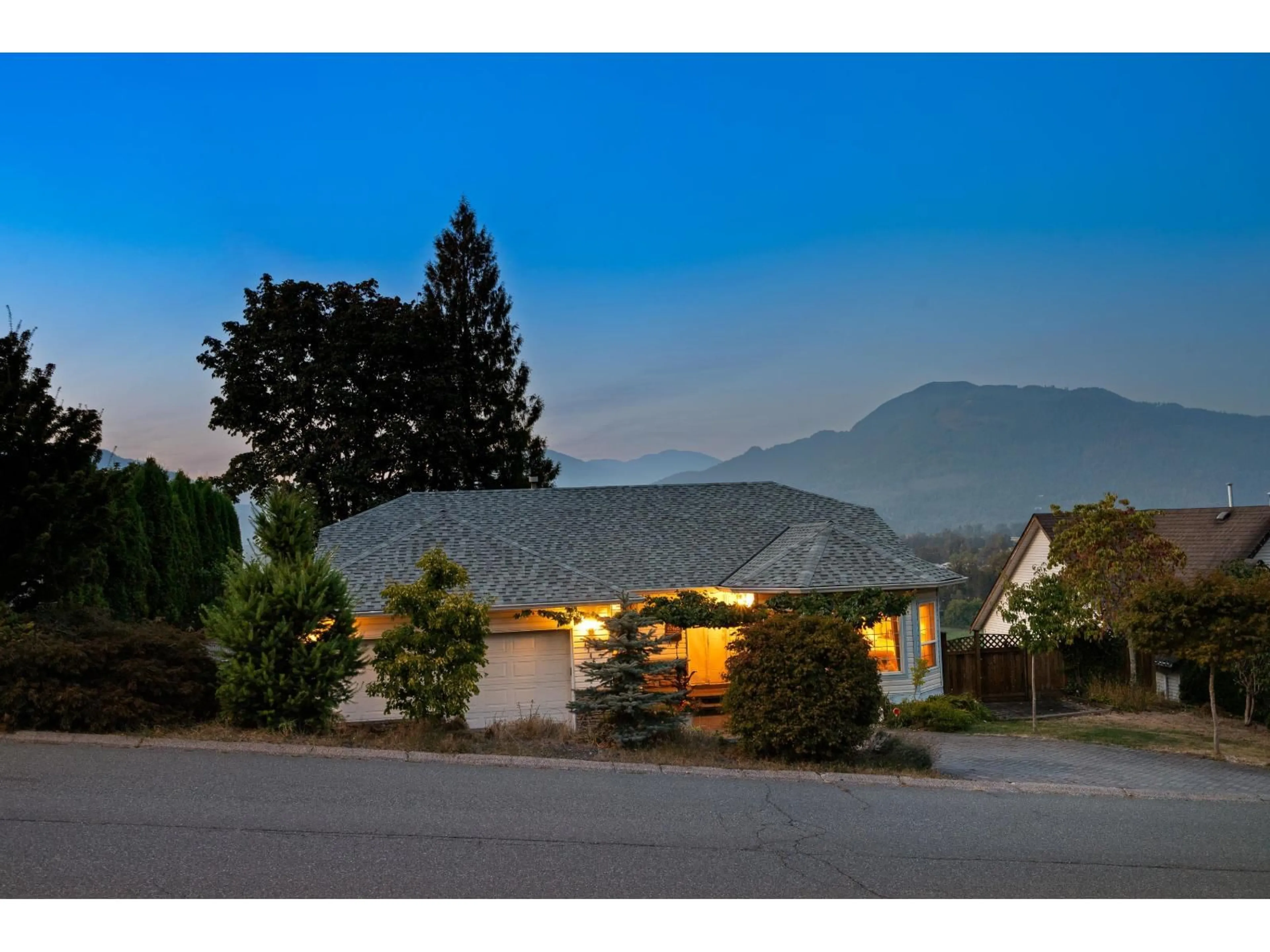 A pic from outside/outdoor area/front of a property/back of a property/a pic from drone, mountain view for 47465 SWALLOW CRESCENT, Chilliwack British Columbia V2P7P8