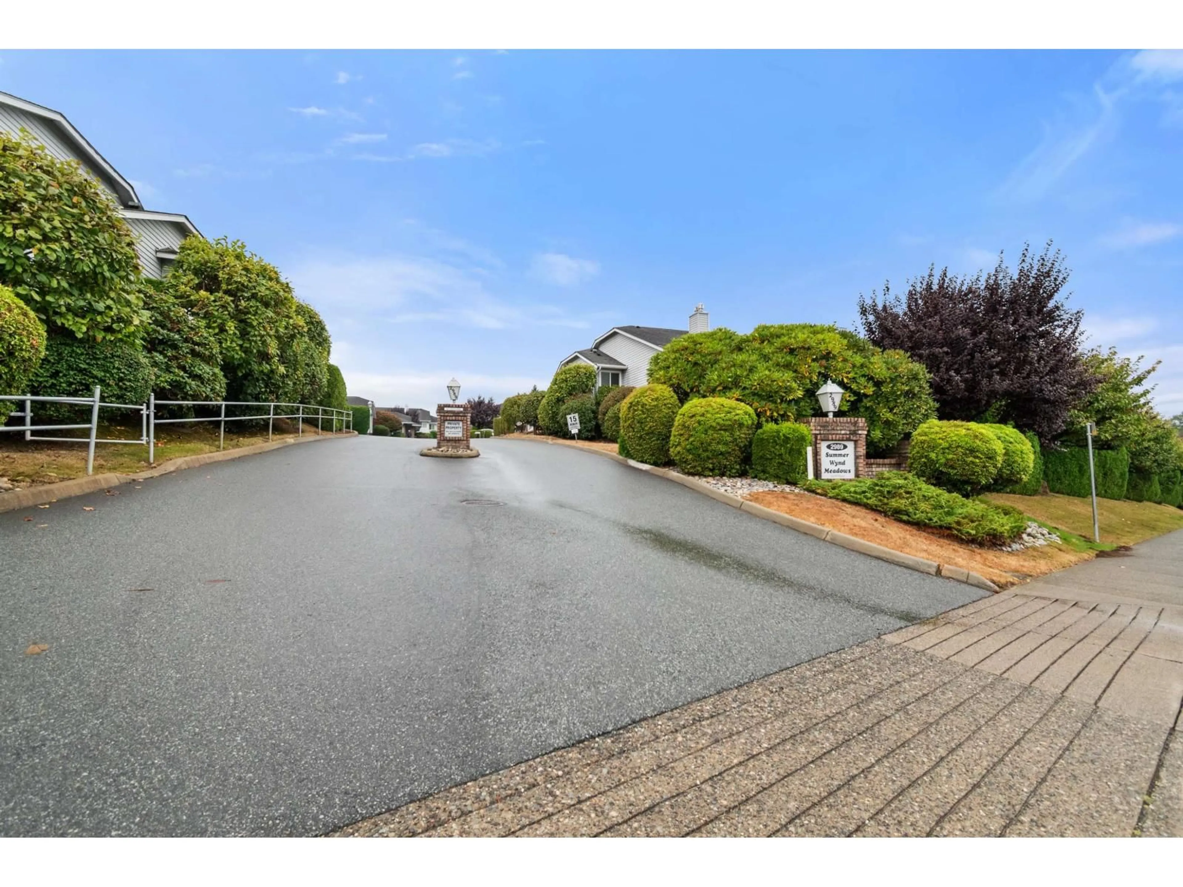 A pic from outside/outdoor area/front of a property/back of a property/a pic from drone, street for 28 - 2989 TRAFALGAR STREET, Abbotsford British Columbia V2S7X9