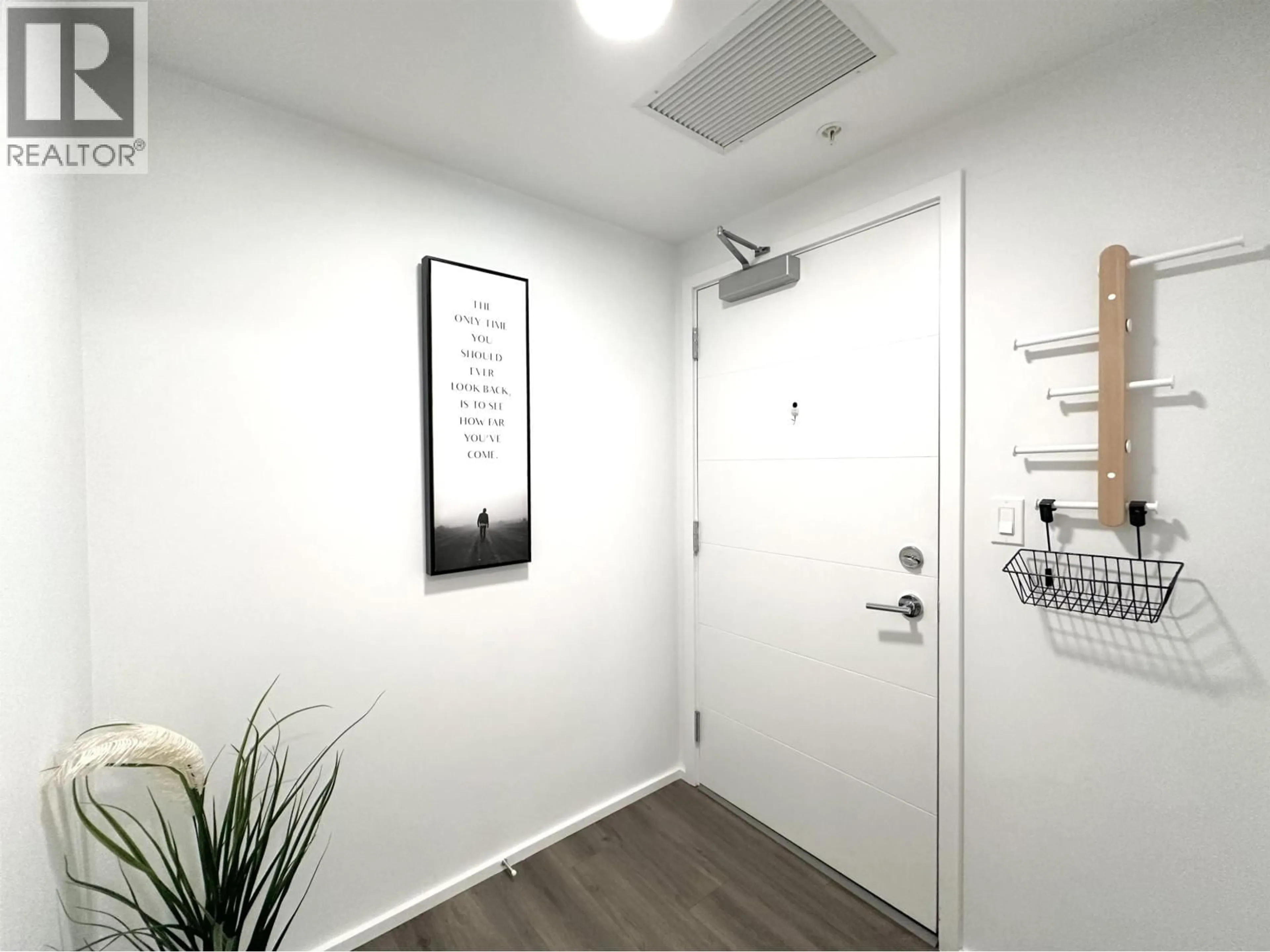 Indoor entryway for 2511 - 3833 EVERGREEN PLACE, Burnaby British Columbia V3J0M2
