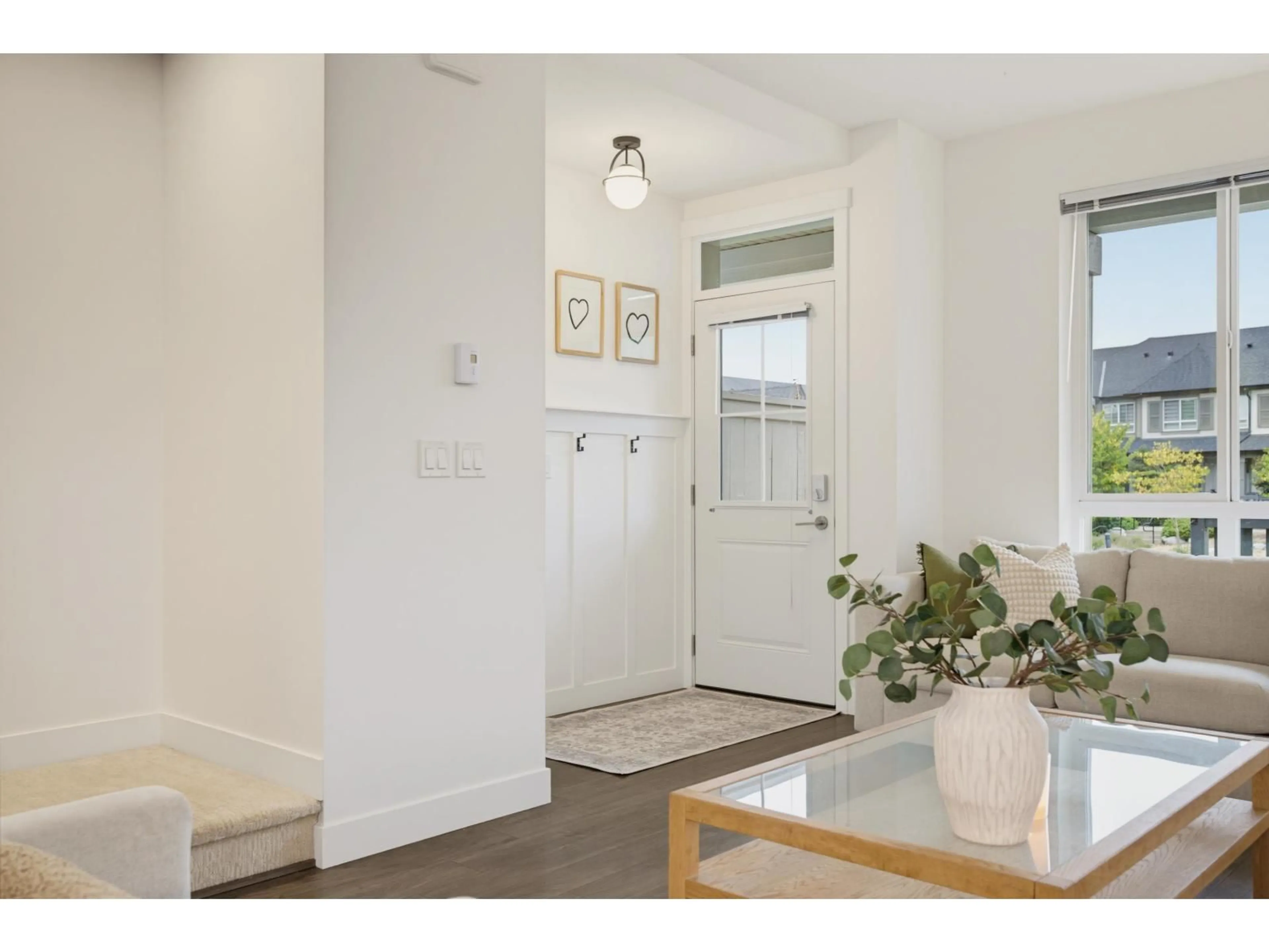 Indoor entryway for 140 - 30930 WESTRIDGE PLACE, Abbotsford British Columbia V2T0H6