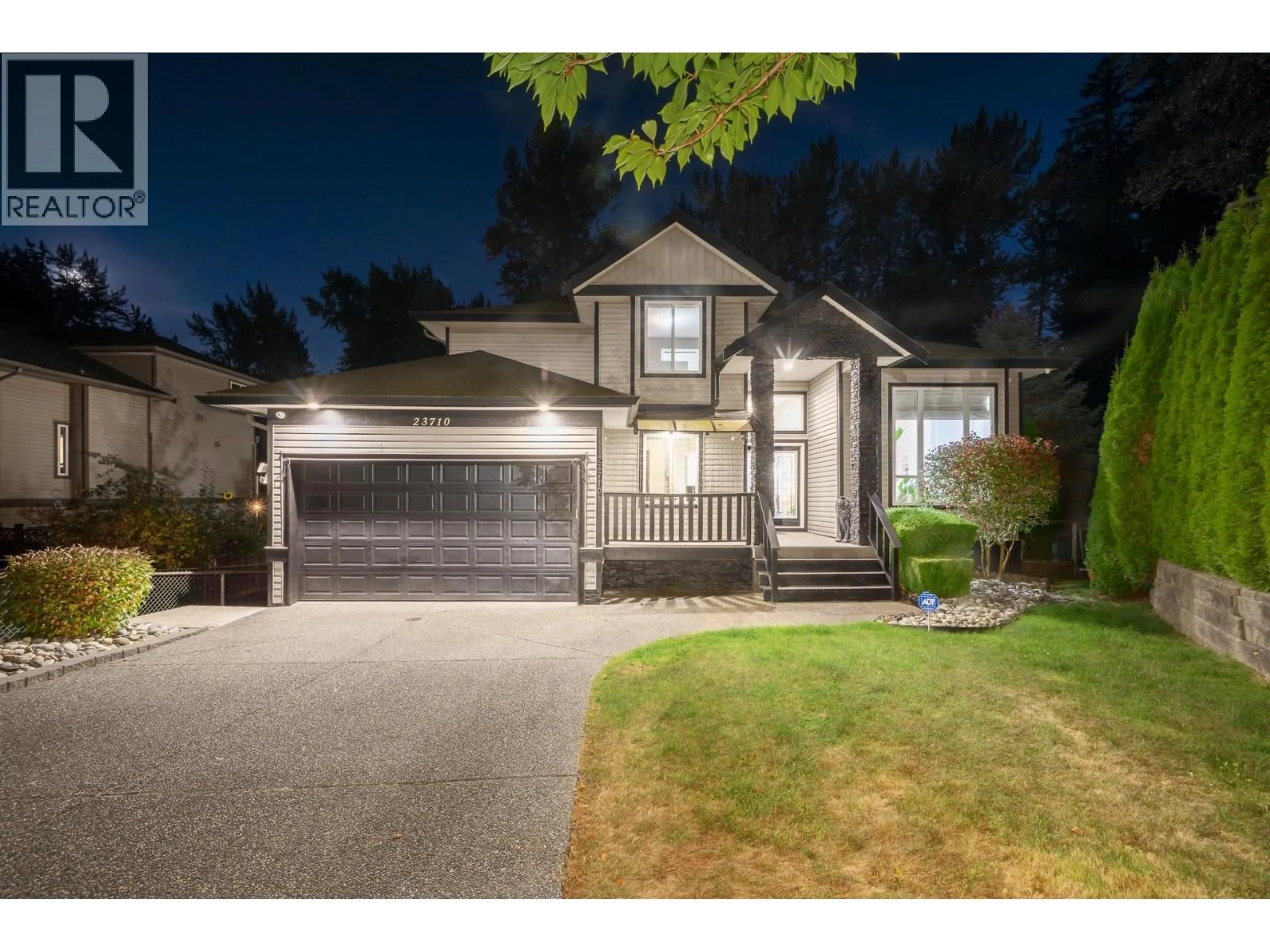 Home with vinyl exterior material, street for 23710 110 AVENUE, Maple Ridge British Columbia V2W1Z8