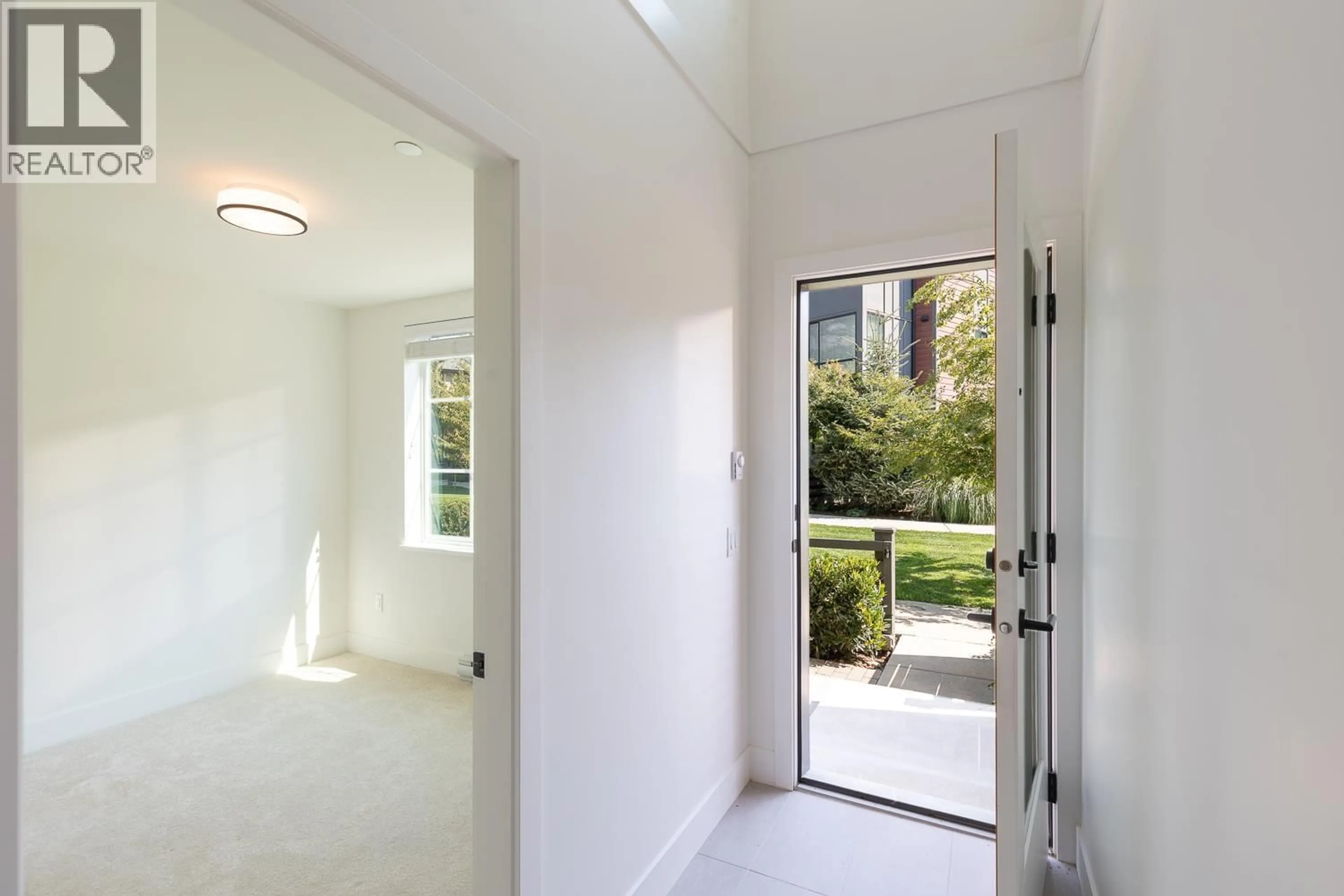 Indoor entryway for 38006 FAIRWATER PLACE, Squamish British Columbia V8B2A1