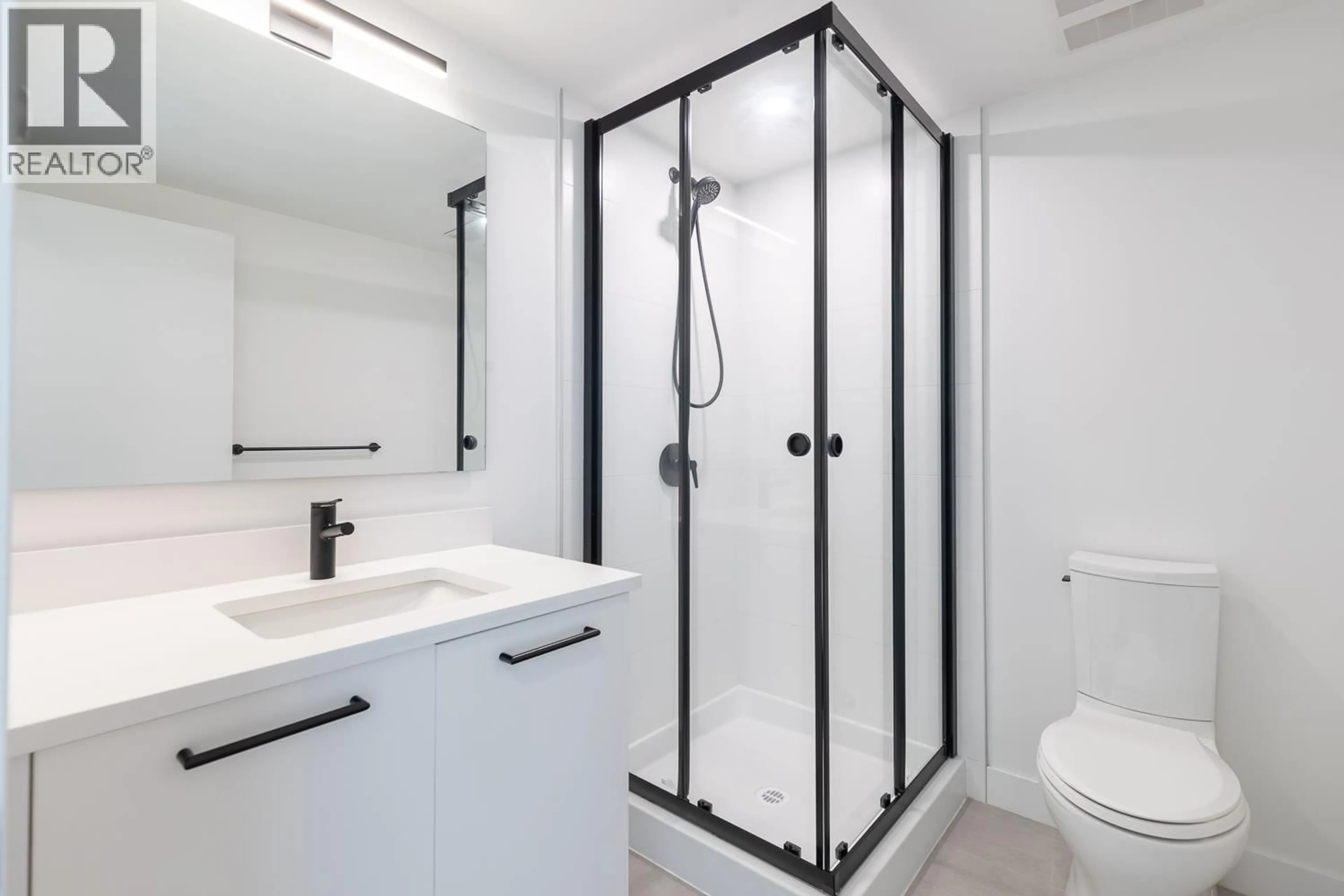 Standard bathroom, ceramic/tile floor for 38006 FAIRWATER PLACE, Squamish British Columbia V8B2A1