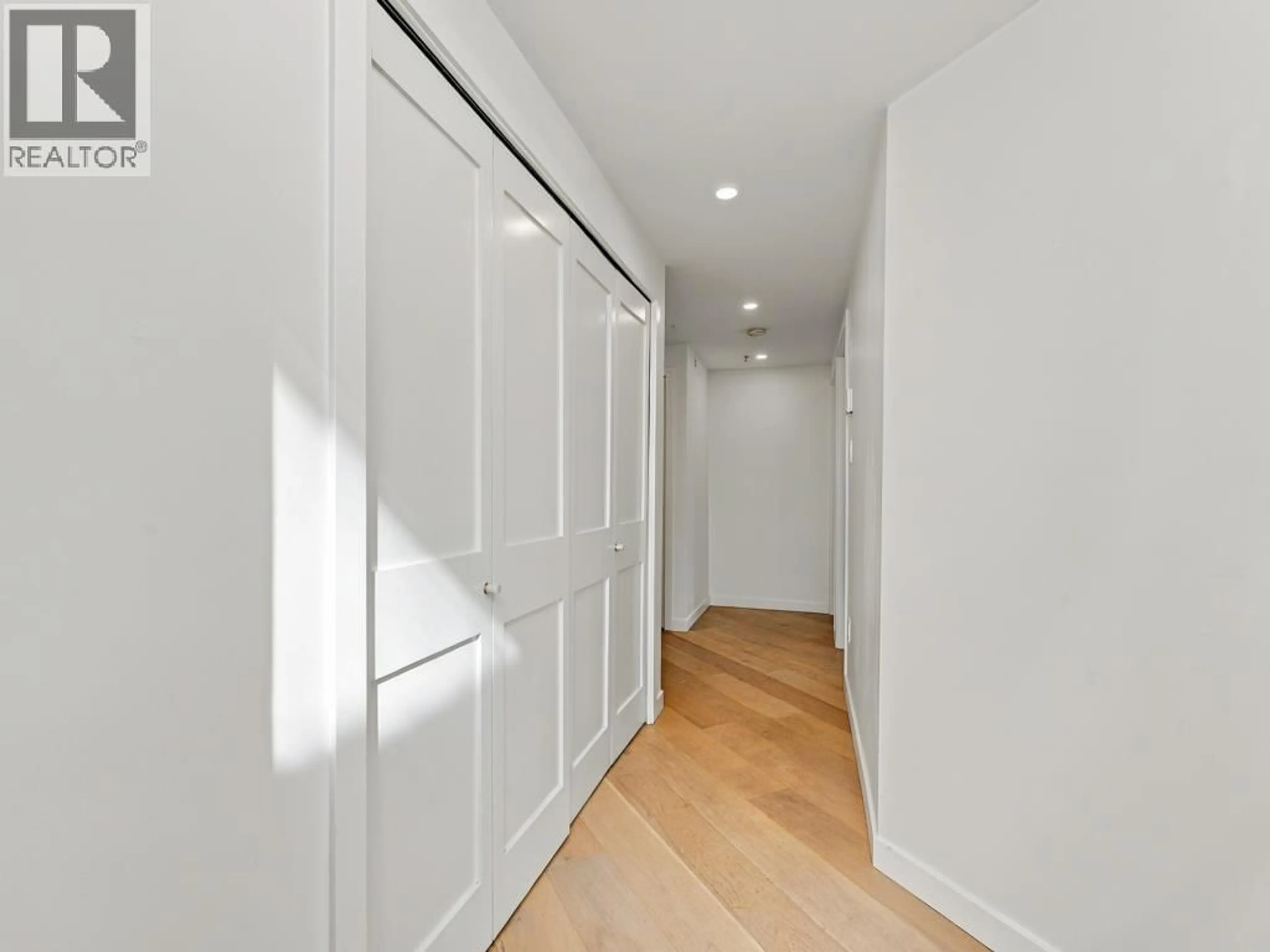 Unknown for 204 - 565 17 STREET, West Vancouver British Columbia V7V3S9