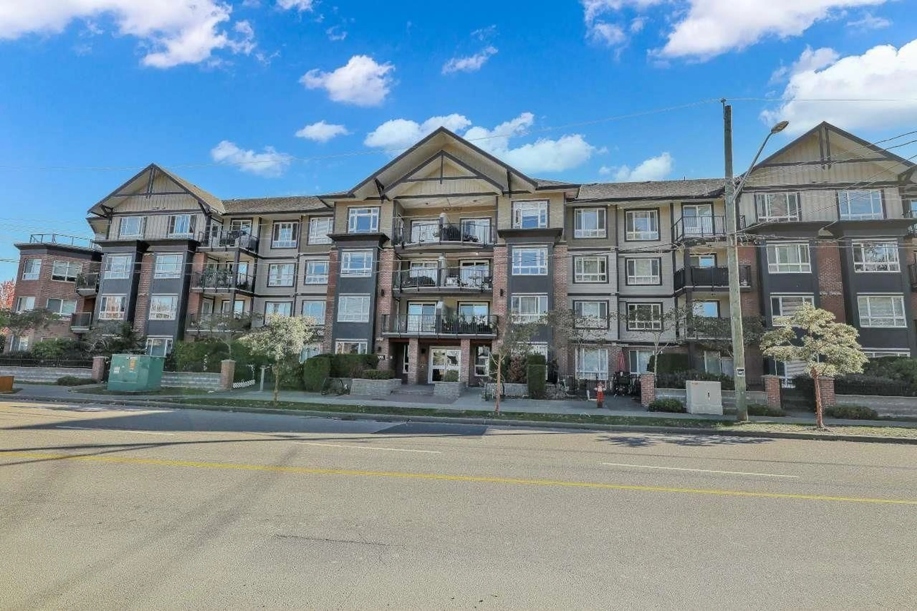 Unknown for 205 - 14960 102A AVENUE, Surrey British Columbia V3R6A3