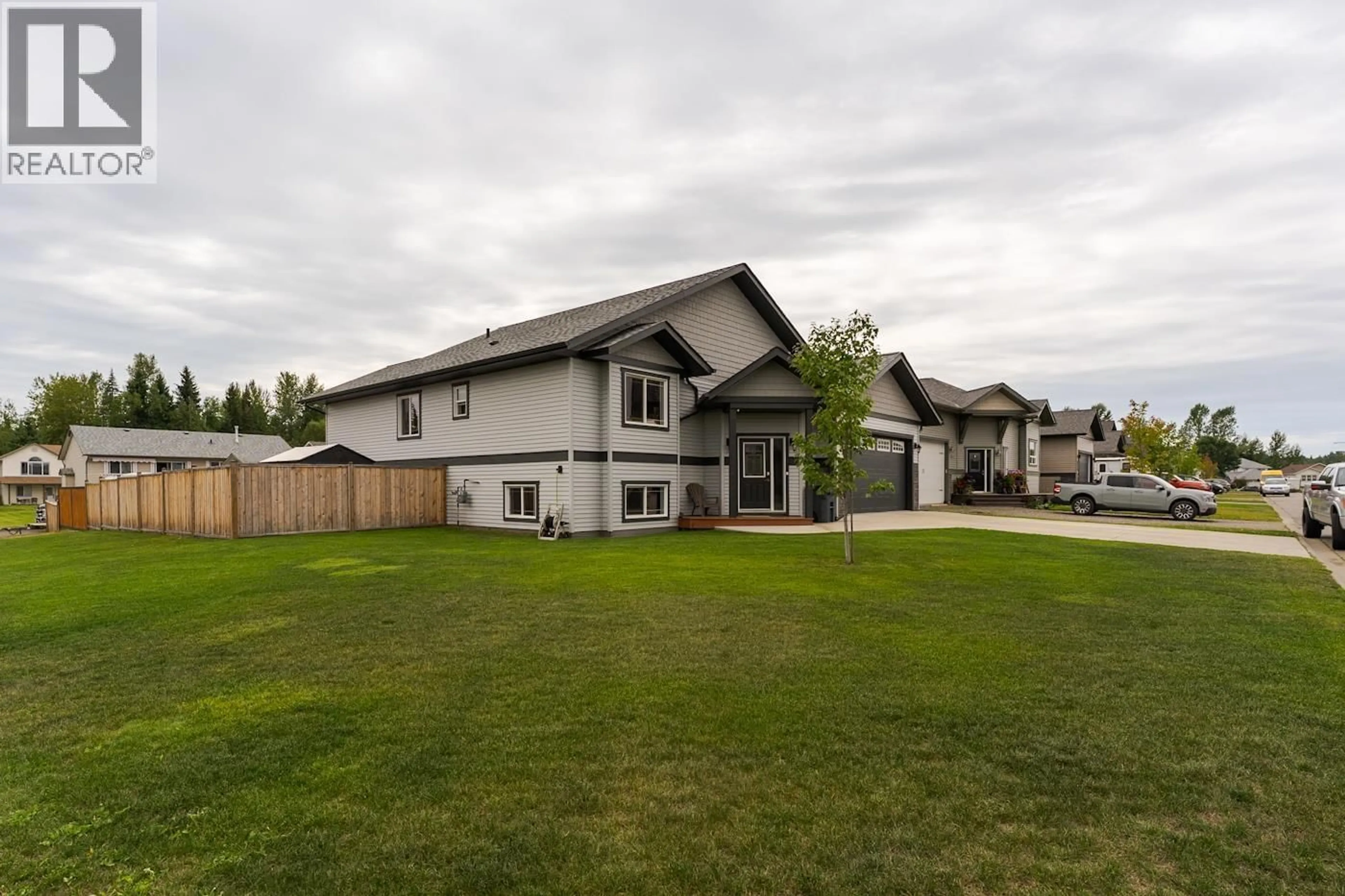 A pic from outside/outdoor area/front of a property/back of a property/a pic from drone, unknown for 5355 WOODVALLEY DRIVE, Prince George British Columbia V2K5A6