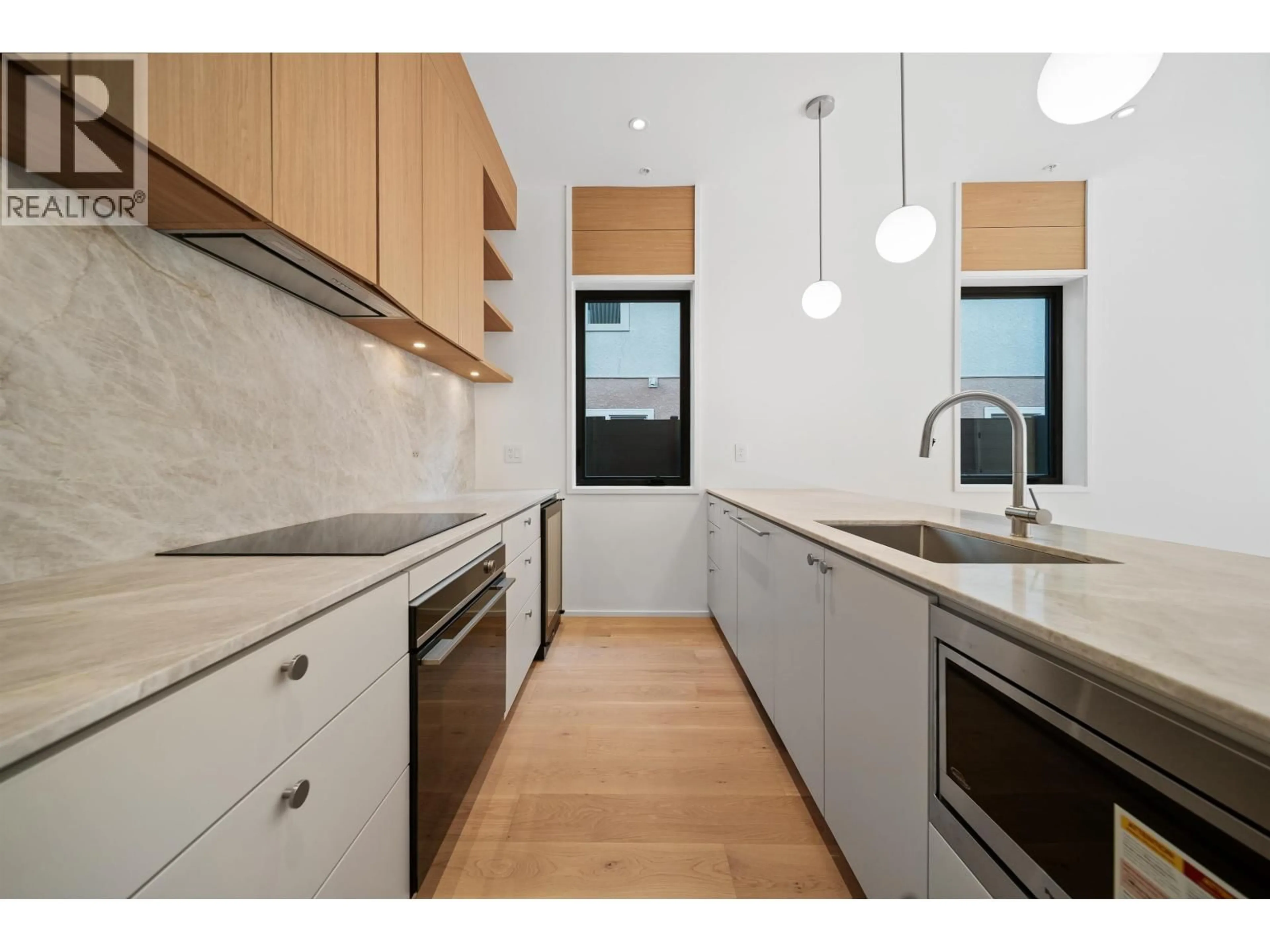 Unknown for 3 - 164 38TH AVENUE, Vancouver British Columbia V5W1H1